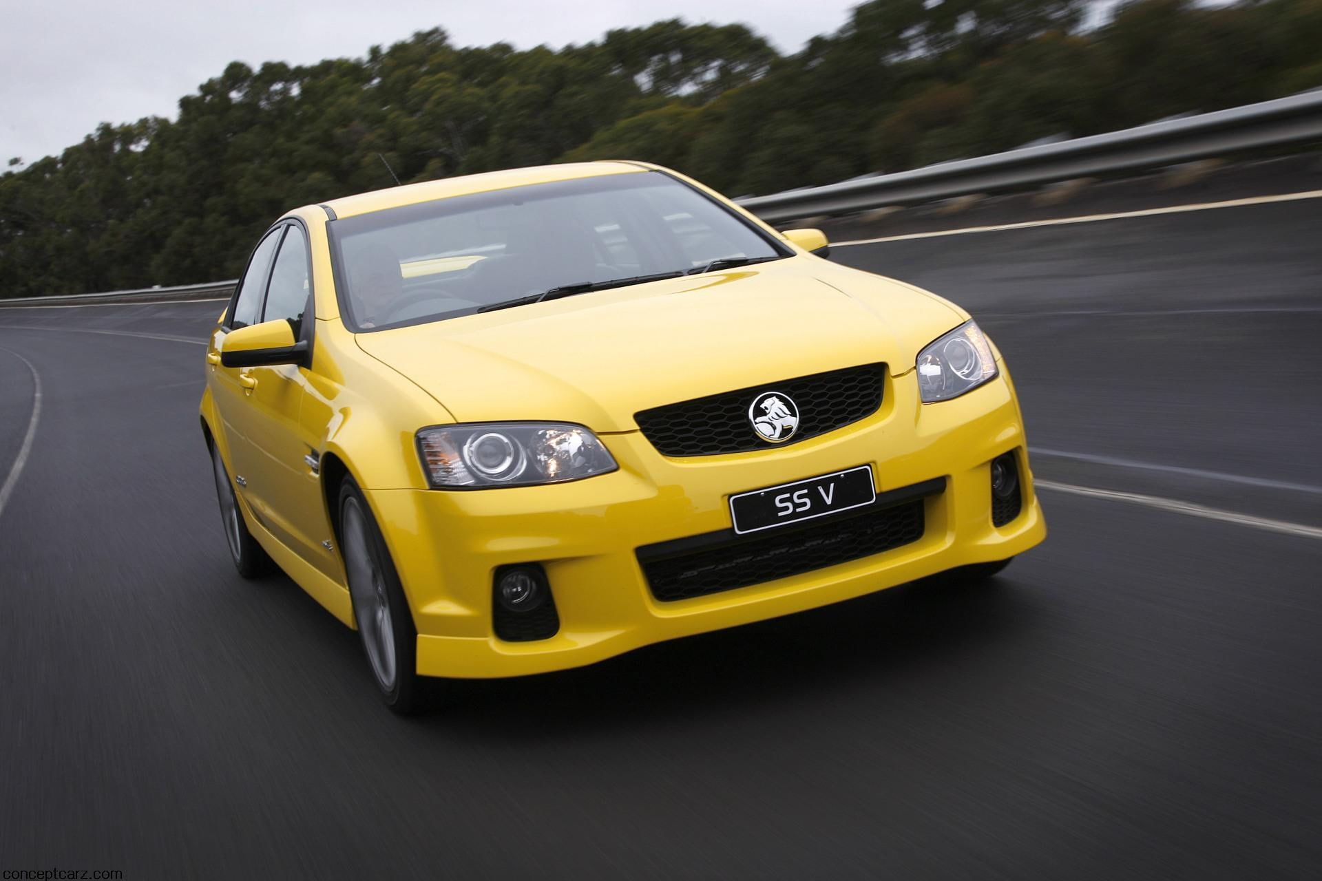 yellow taxi, outdoors, no people, motor vehicle, road, street, nature, land vehicle, yellow, commodore, 1080P, day, ii, retro styled, close-up, motion, HD Wallpaper