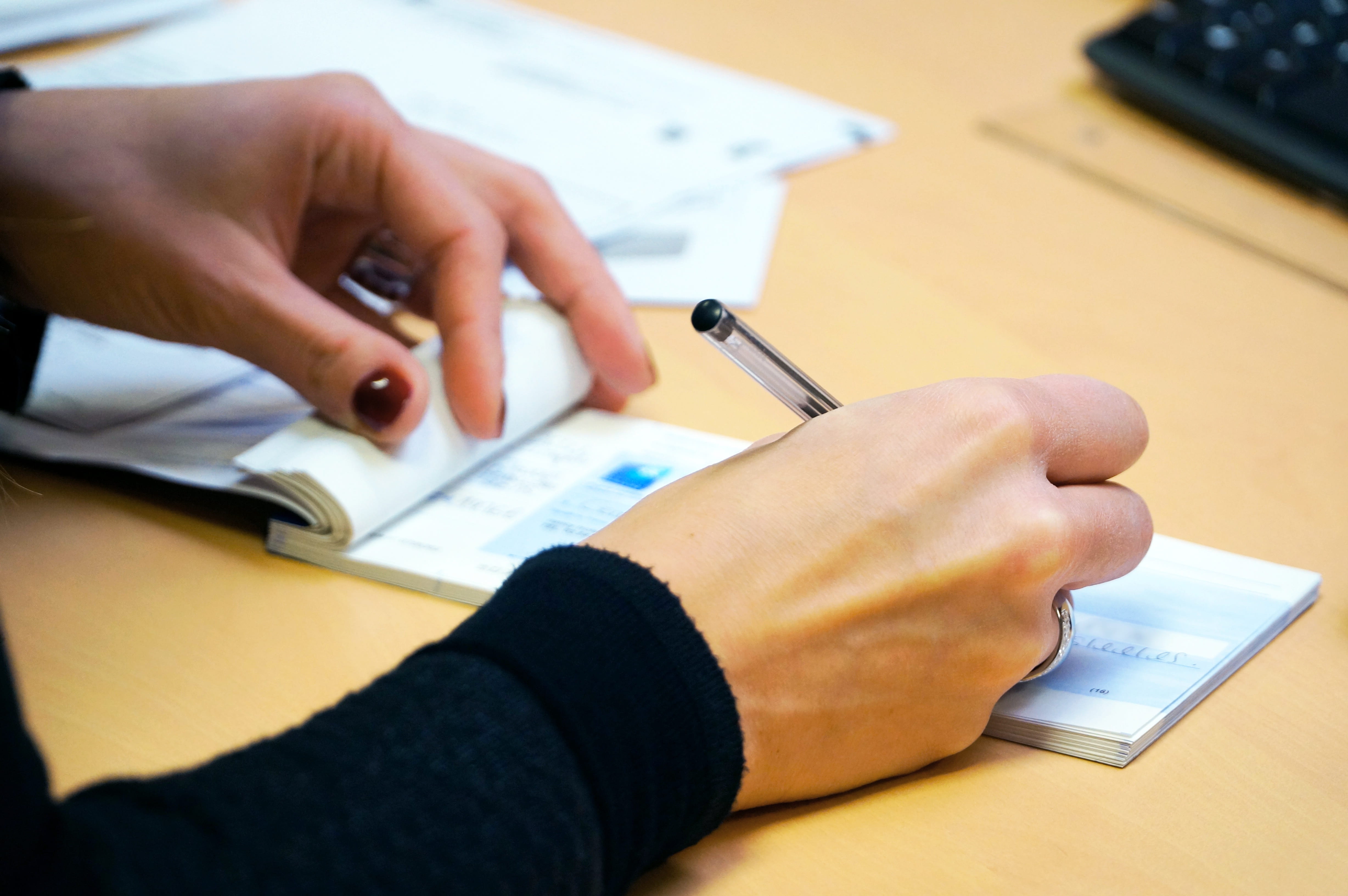 holding, note pad, administration, business, paper, secretary, person, desk, close-up, finger, men, human body part, one person, adult, table, writing, HD Wallpaper