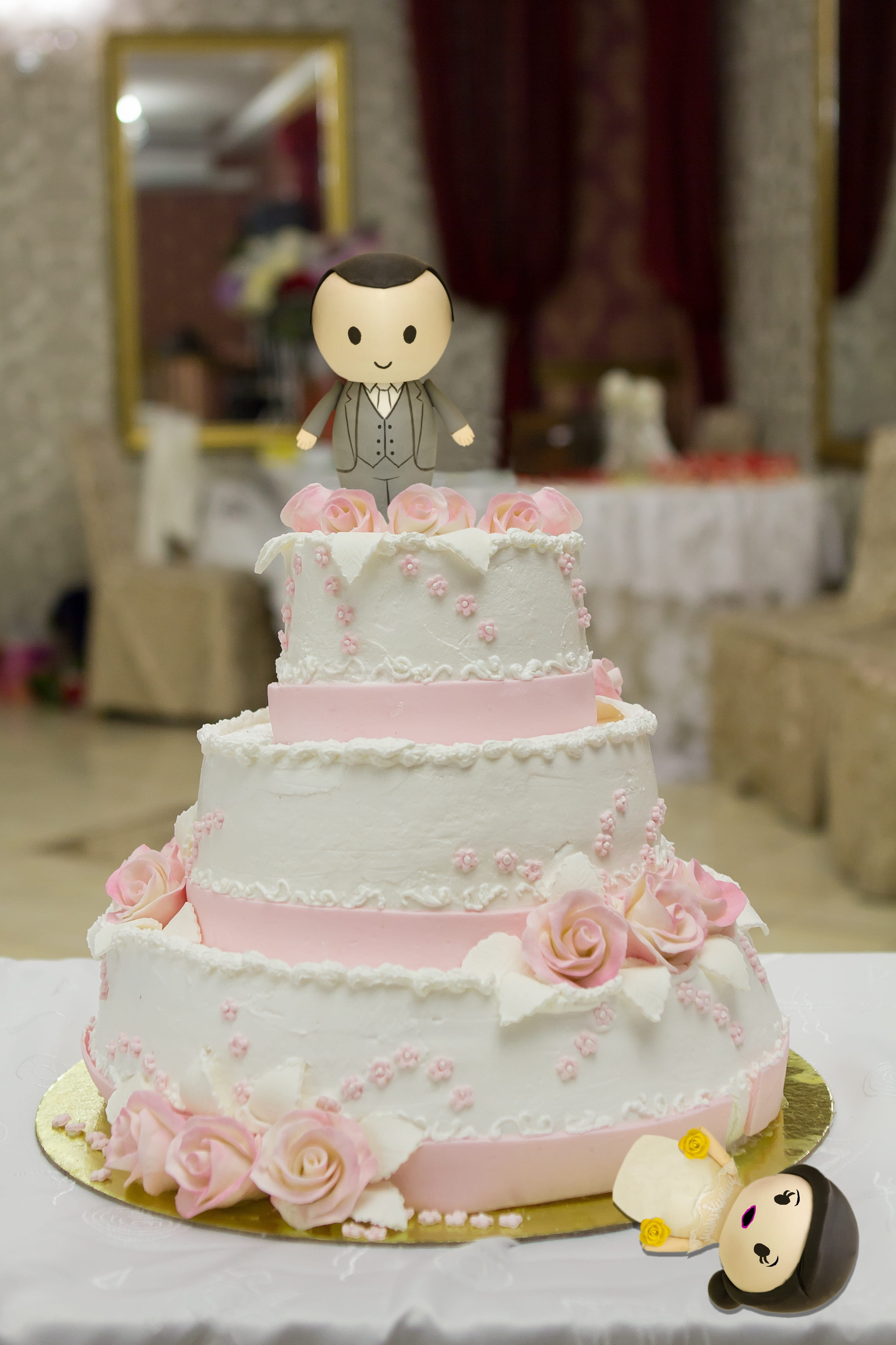 4K, food, celebration, groom, wife, marry, argument, bridal, spouse, temptation, wedding cake, indoors, indulgence, romance, fight, representation, love, Phone HD Wallpaper