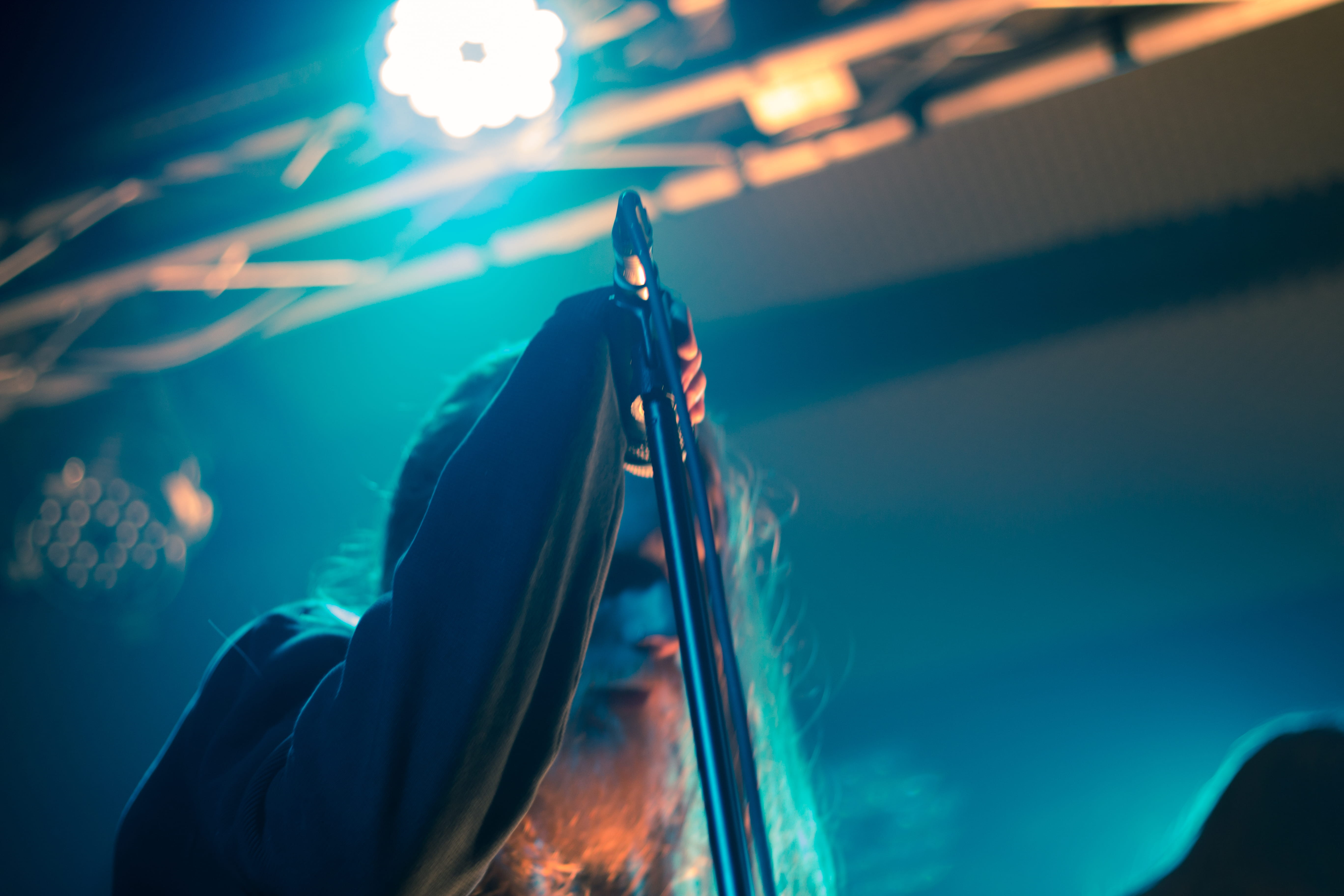 nature, metal music, united kingdom, underwater, wolverton, the craufurd arms, 5K, one person, microphone, close-up, sea, festival, lighting equipment, HD Wallpaper