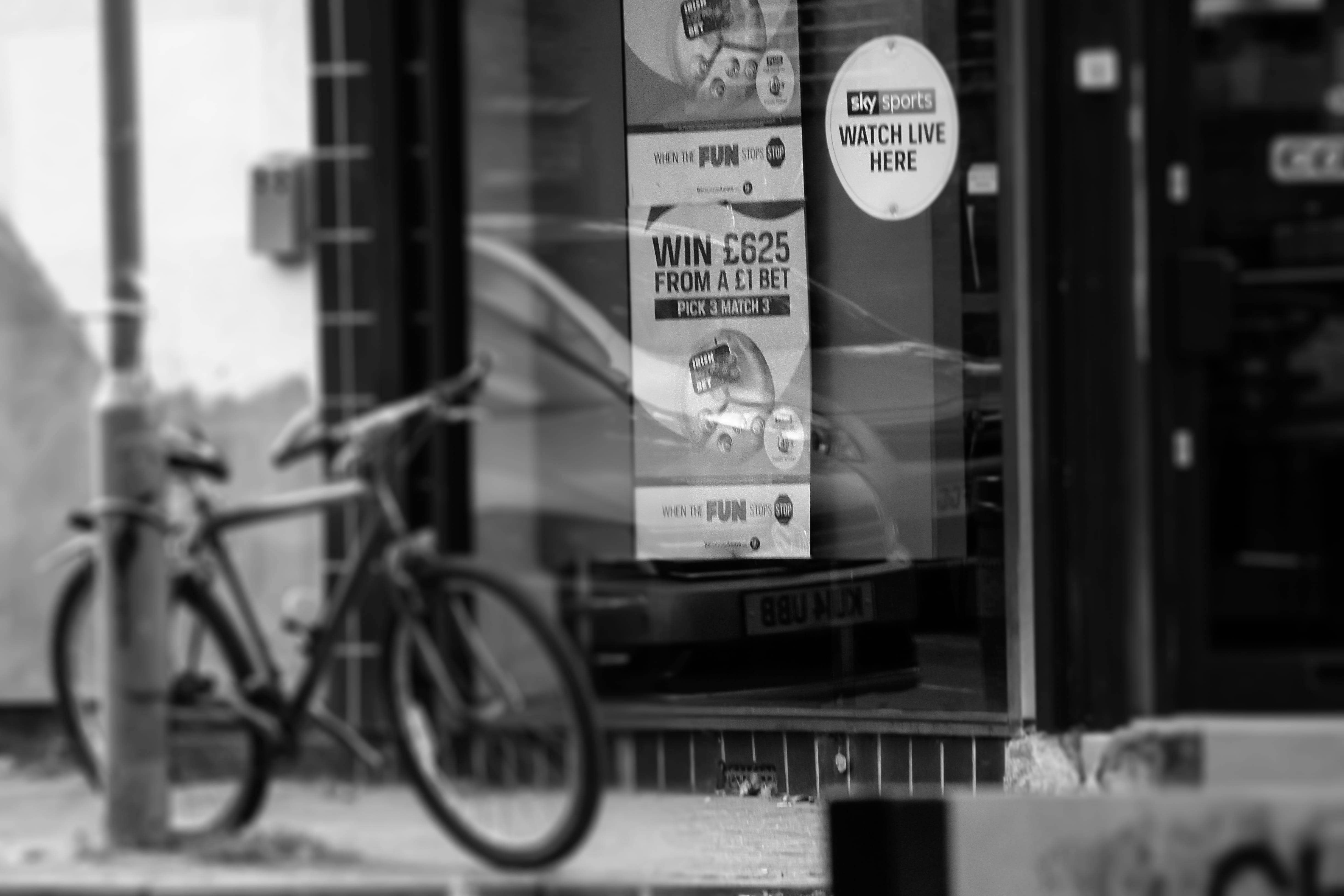 milton keynes, money, day, western script, city, communication, building exterior, focus on foreground, betting, leisure, no people, reflection, text, shop, HD Wallpaper