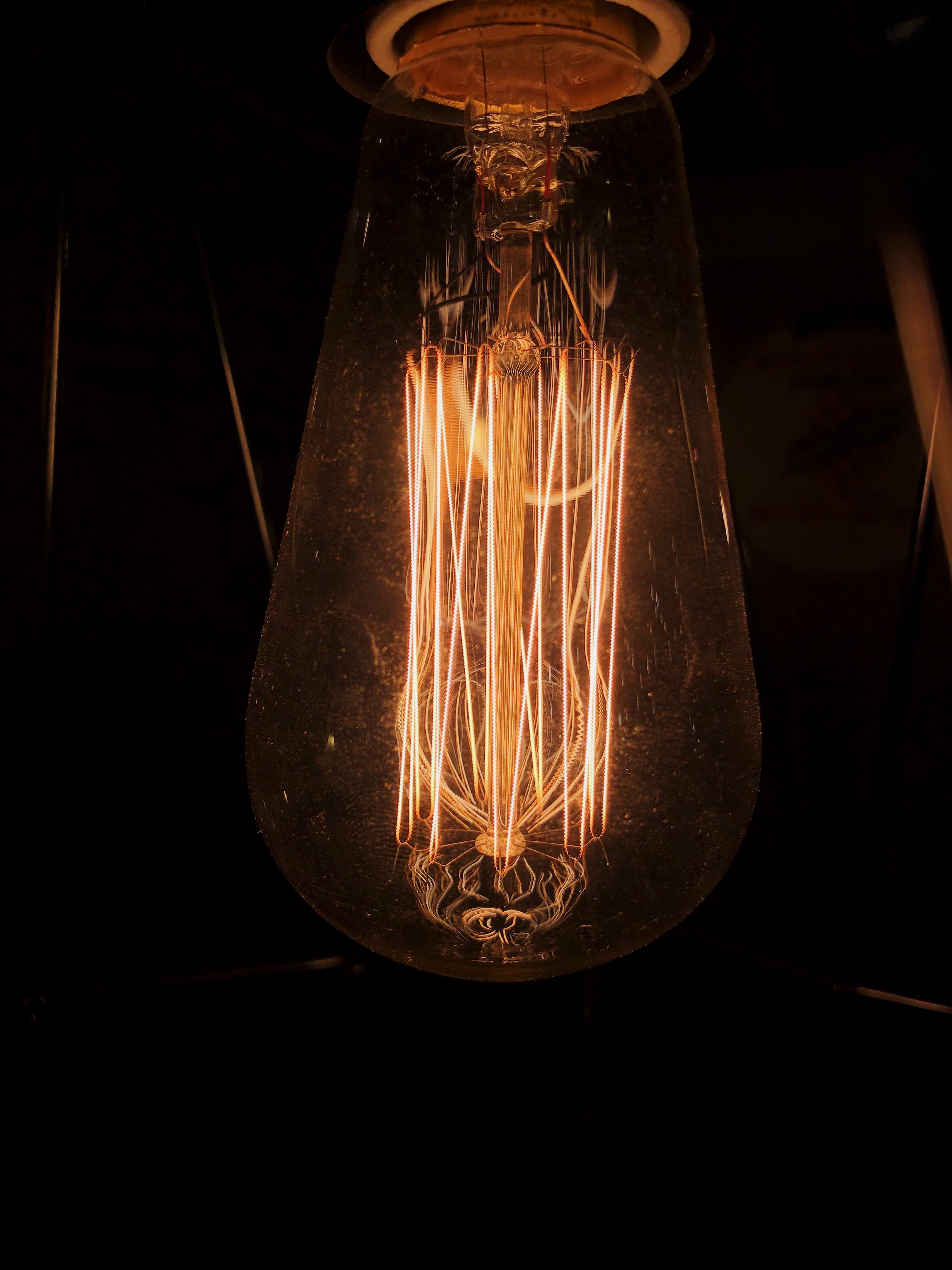 light, static, 4K, single object, electric light, orange, yellow, transparent, united states, music at the mill, dark, glowing, filament, close-up, studio shot, Phone HD Wallpaper