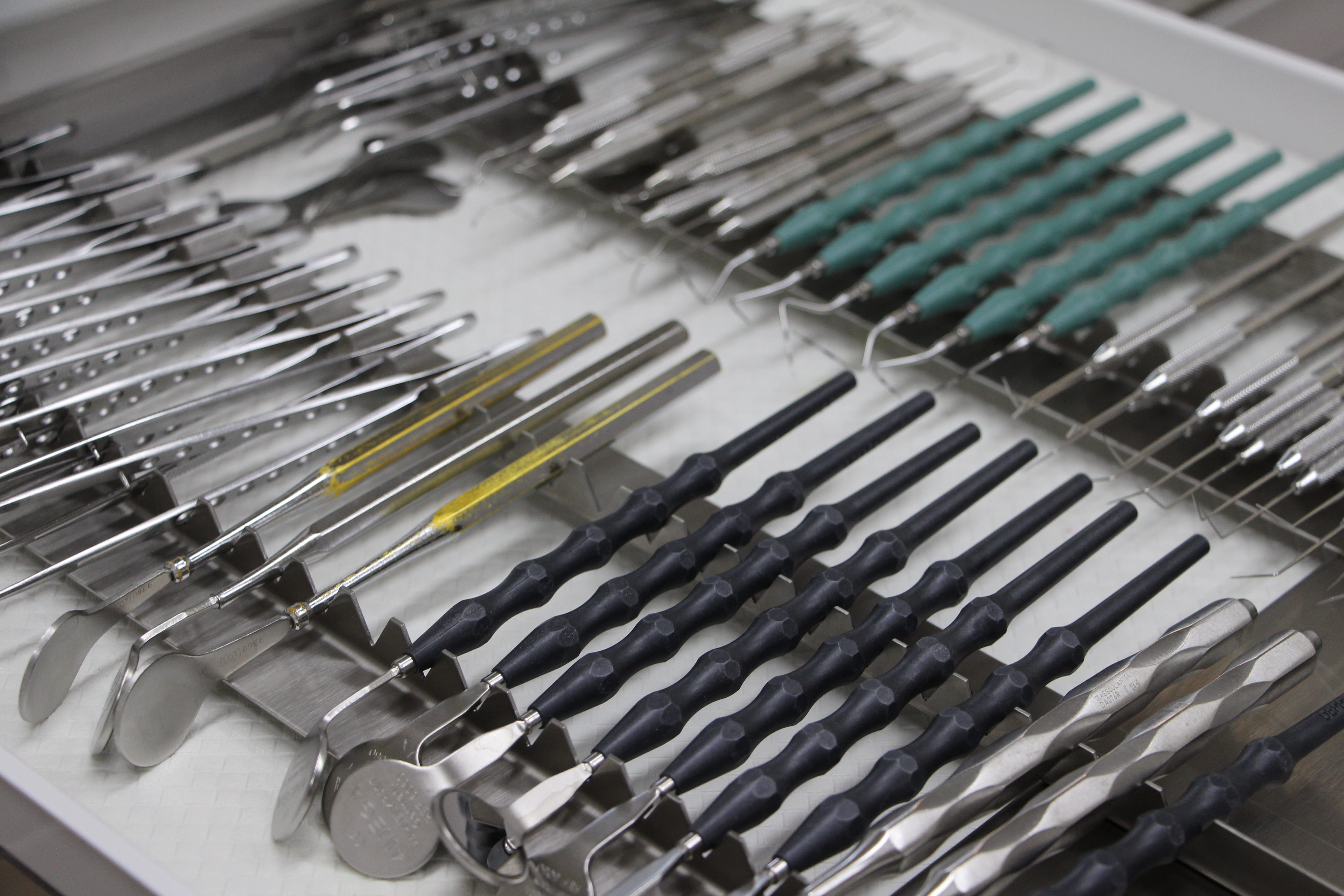 in a row, healthcare and medicine, repetition, industry, work tool, tooth doctor, electronics industry, metal, zahnarztpraxis, order, high angle view, dental intervention, HD Wallpaper