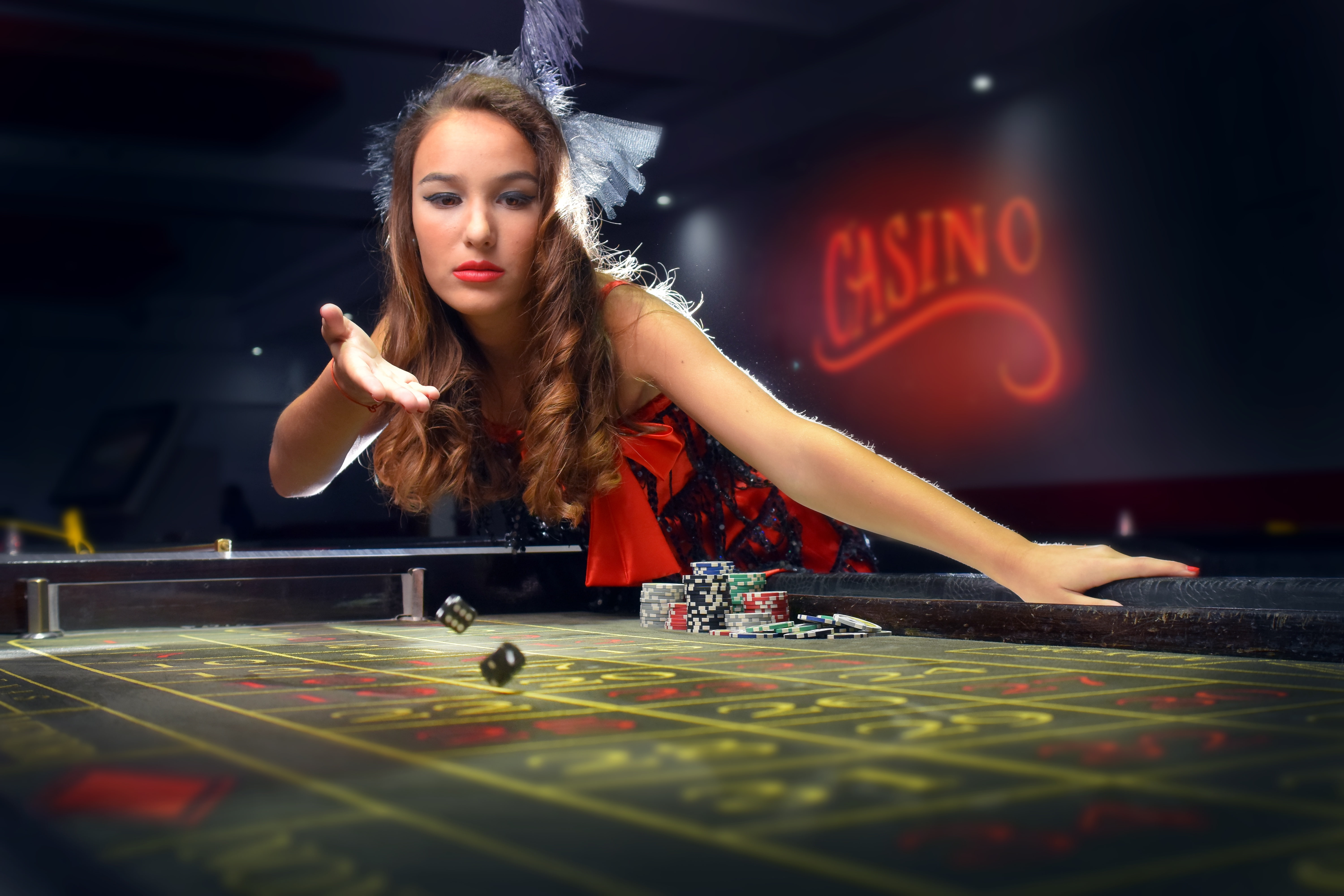 bones, girl, casino, throw, chips, the excitement, 5K, HD Wallpaper