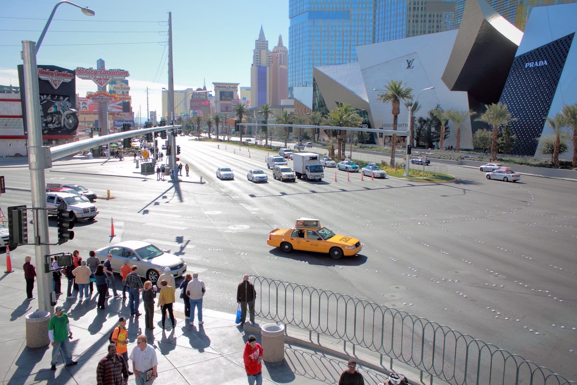 office building exterior, cab, landmark, horizontal, yellow, mode of transportation, Nevada, usa, Vegas, day, taxi, street, building exterior, gambling, HD Wallpaper