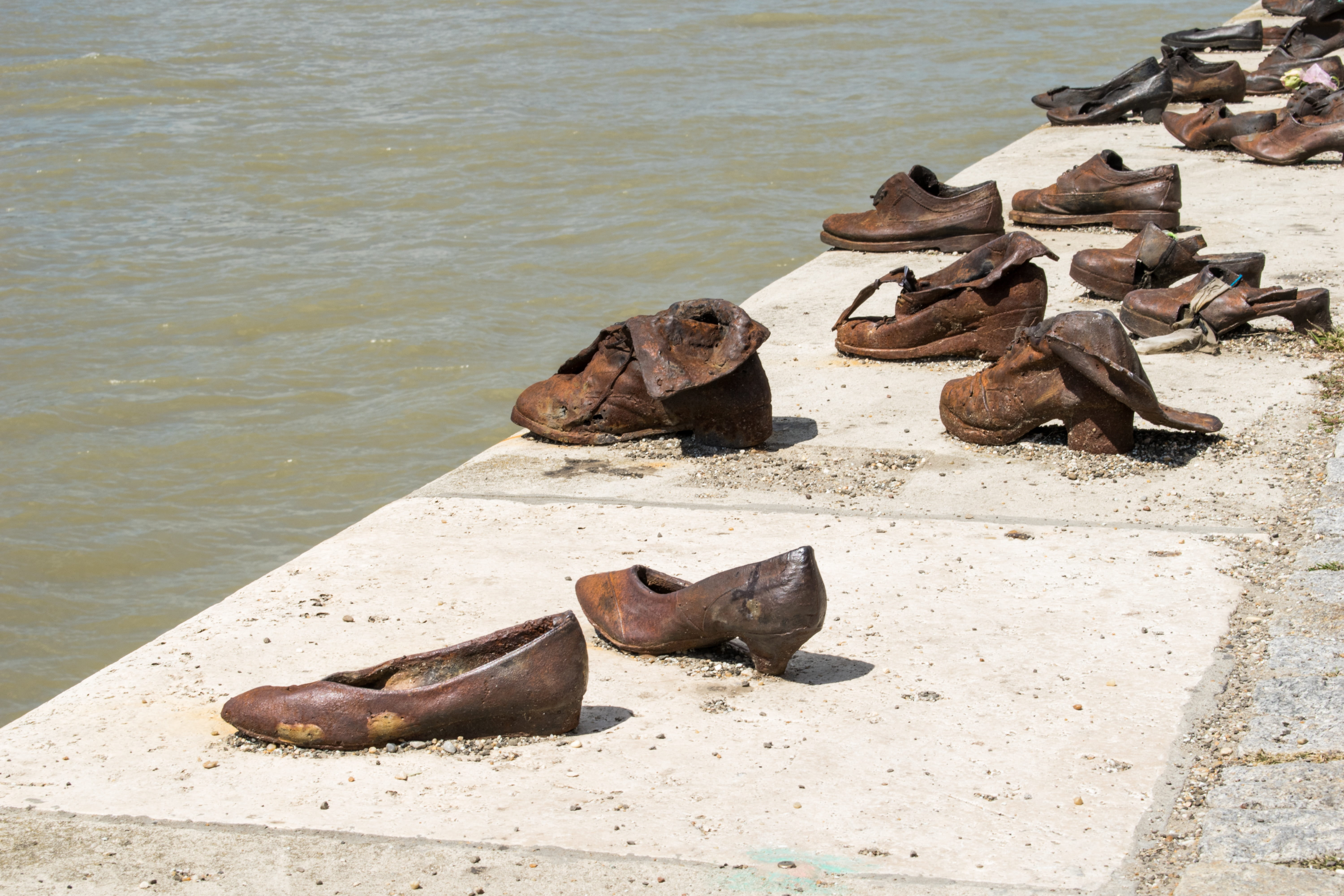 center, land, light, animal themes, rock - object, ride, animal wildlife, day, holocaust memorial, shoes, holidays, leisure, 1939, marine, places, world war ii, HD Wallpaper