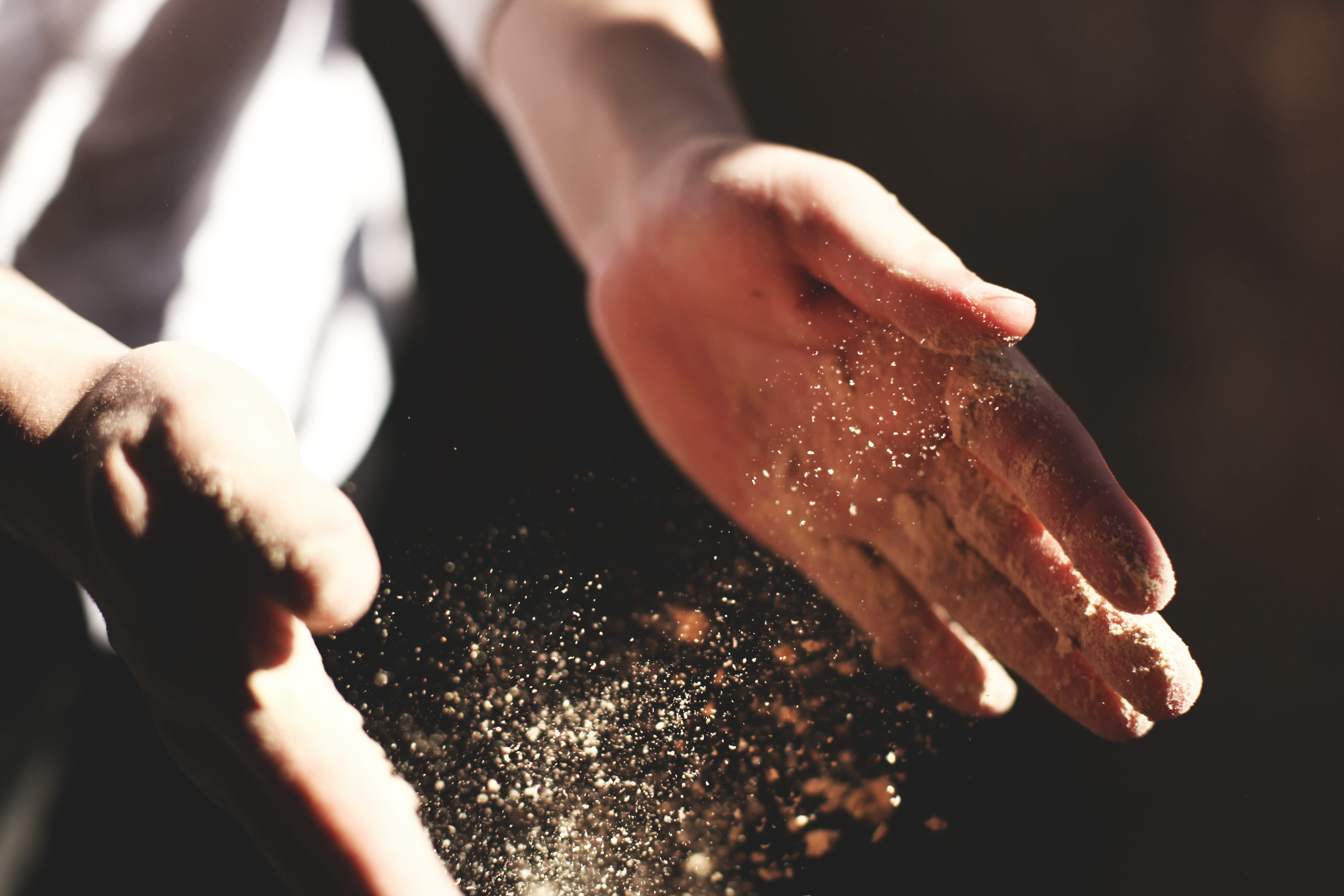 human body part, sunlight, selective, finger, hand, preparing food, lifestyles, particles, human hand, work, clapping, photo, close-up, product, preparation, HD Wallpaper
