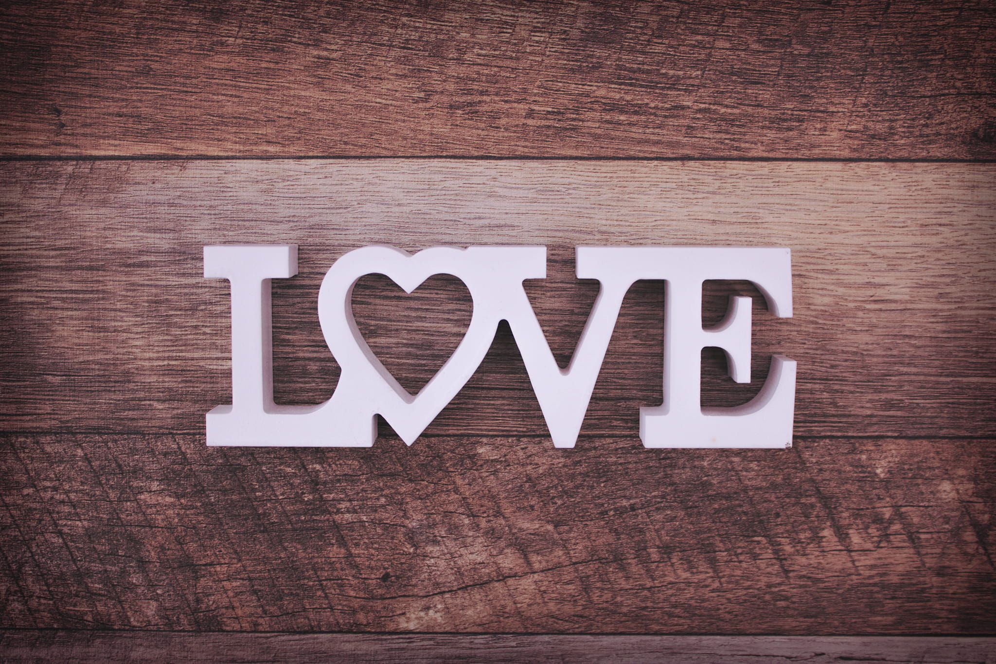 letter, western script, 1080P, Love, table, typescript, directly above, no people, romance, positive emotion, free, heart shape, plank, wood grain, standing, HD Wallpaper
