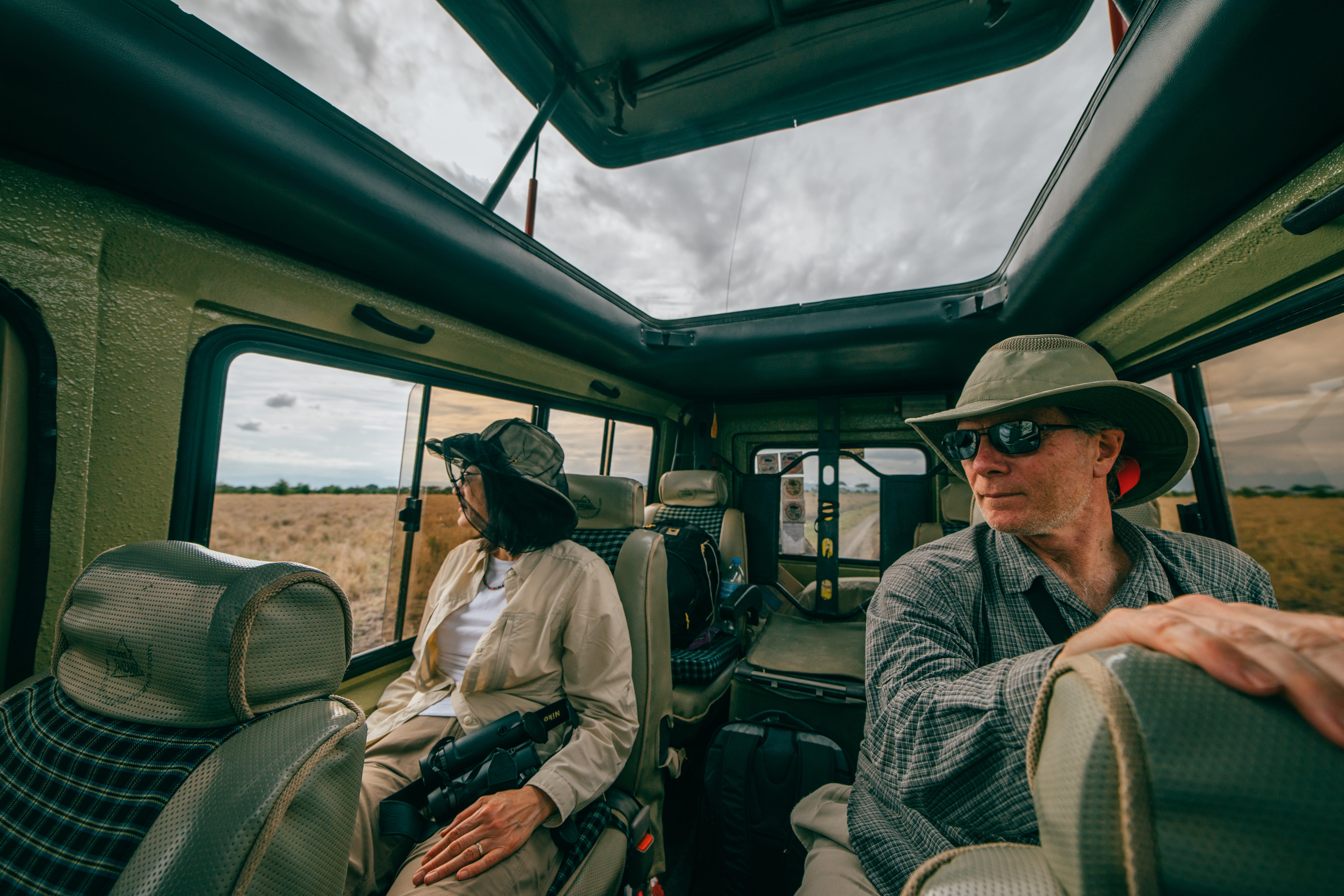 vehicle seat, passenger, people Traveling, only men, old-fashioned, people, jeep, caucasian, sunglasses, land Vehicle, caucasian Ethnicity, daytime, males, HD Wallpaper