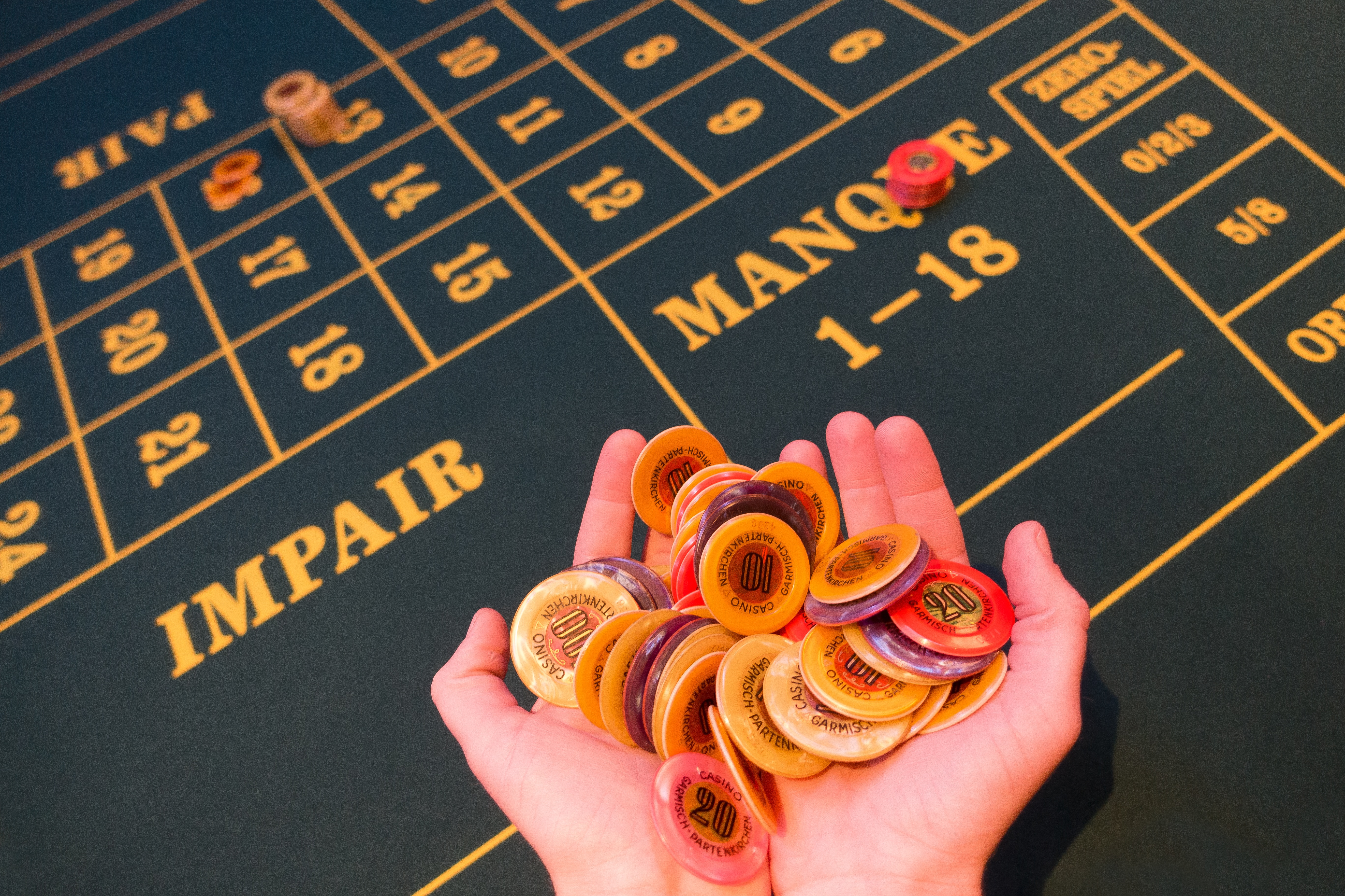 poker, roulette, personal perspective, use, play, leisure activity, filled, holding, hand, person, finger, gambling, opportunity, tableau, human hand, real people, HD Wallpaper