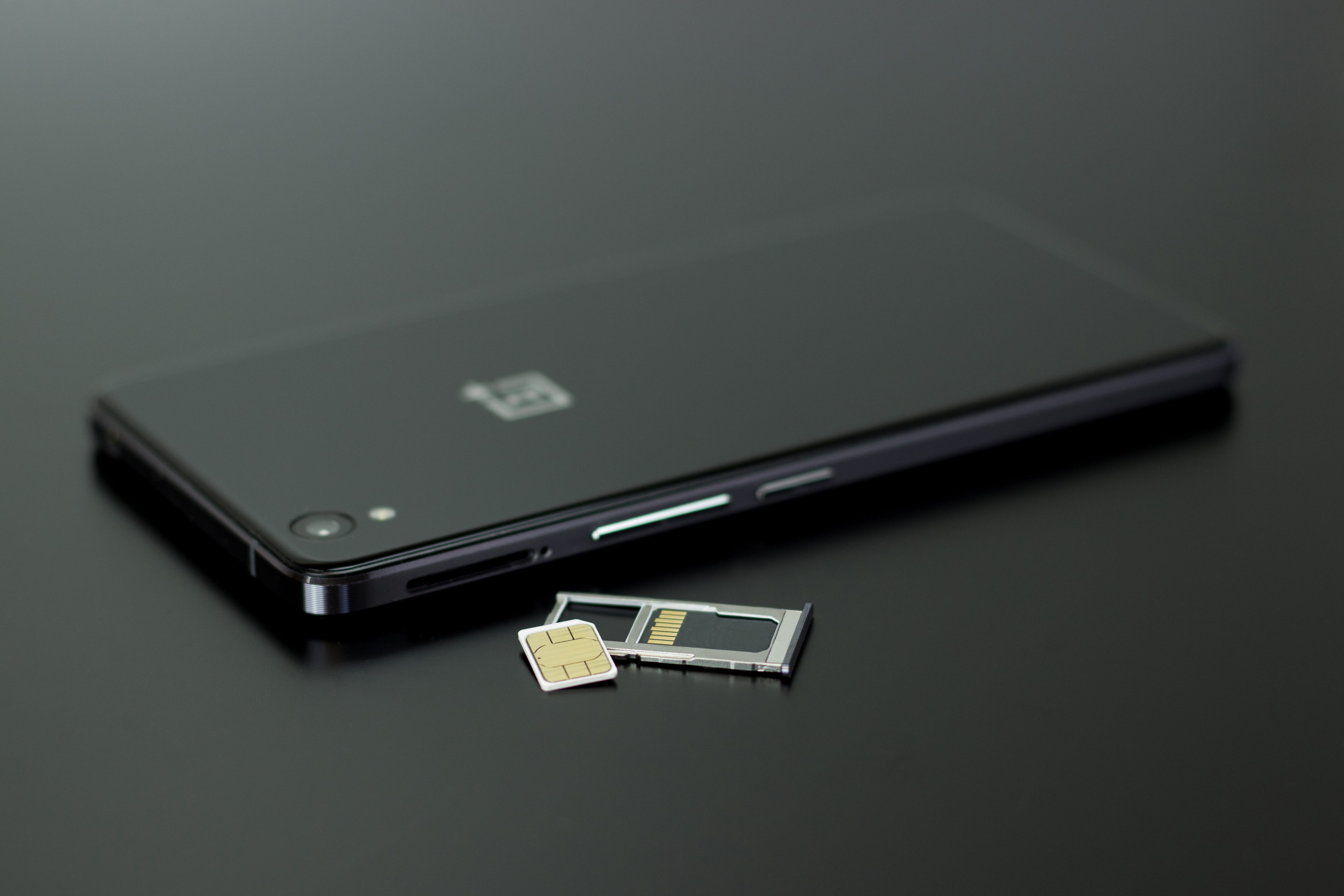 close-up, black color, phone, smart phone, smartphone, screen, studio shot, computer, wireless technology, device screen, oneplusone smartphone, touch screen, HD Wallpaper