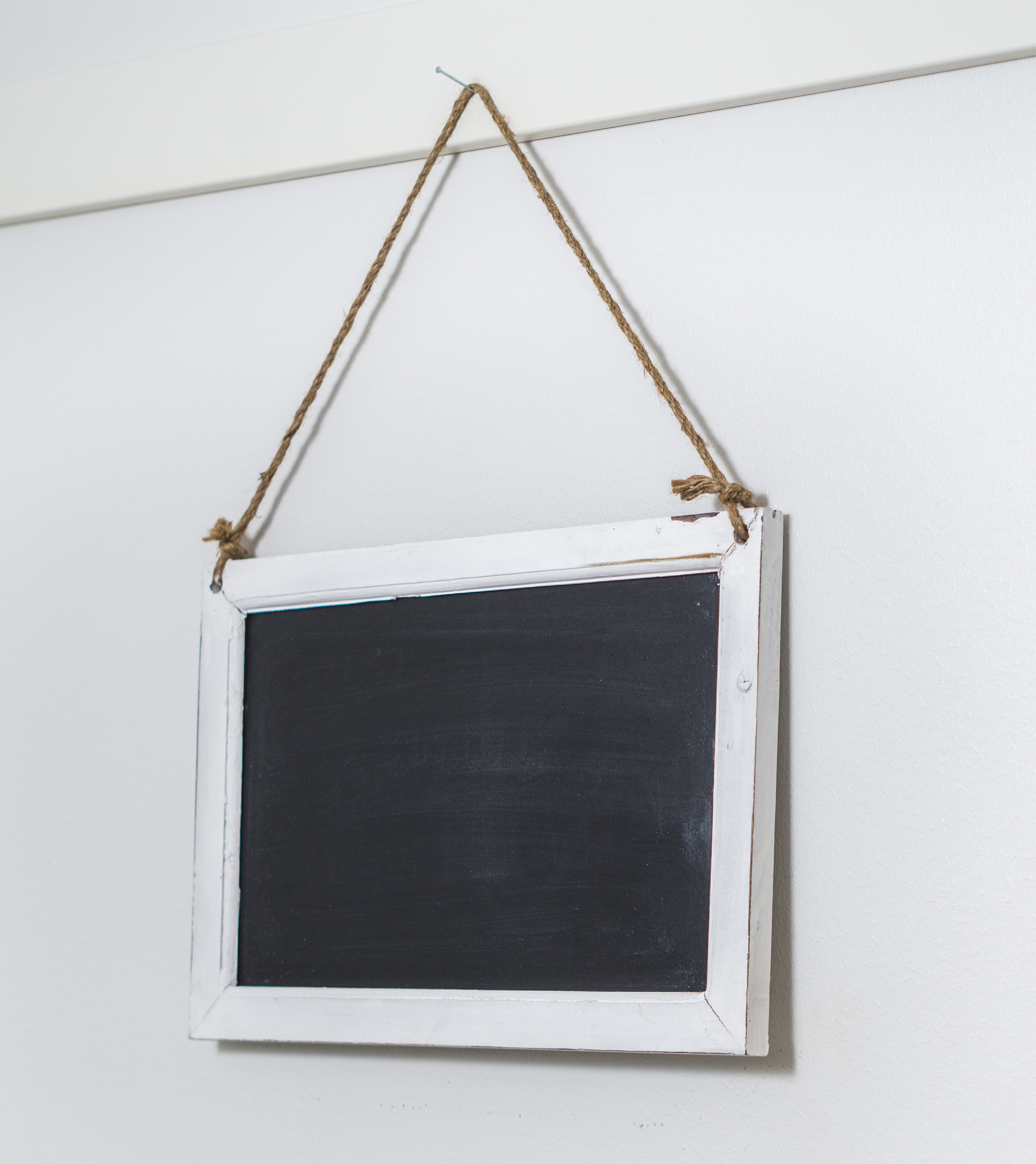 white color, rope, wall - building feature, hang, school, no people, studio shot, indoors, surface, teaching, man made, copy space, blank, dirty, picture frame, Phone HD Wallpaper