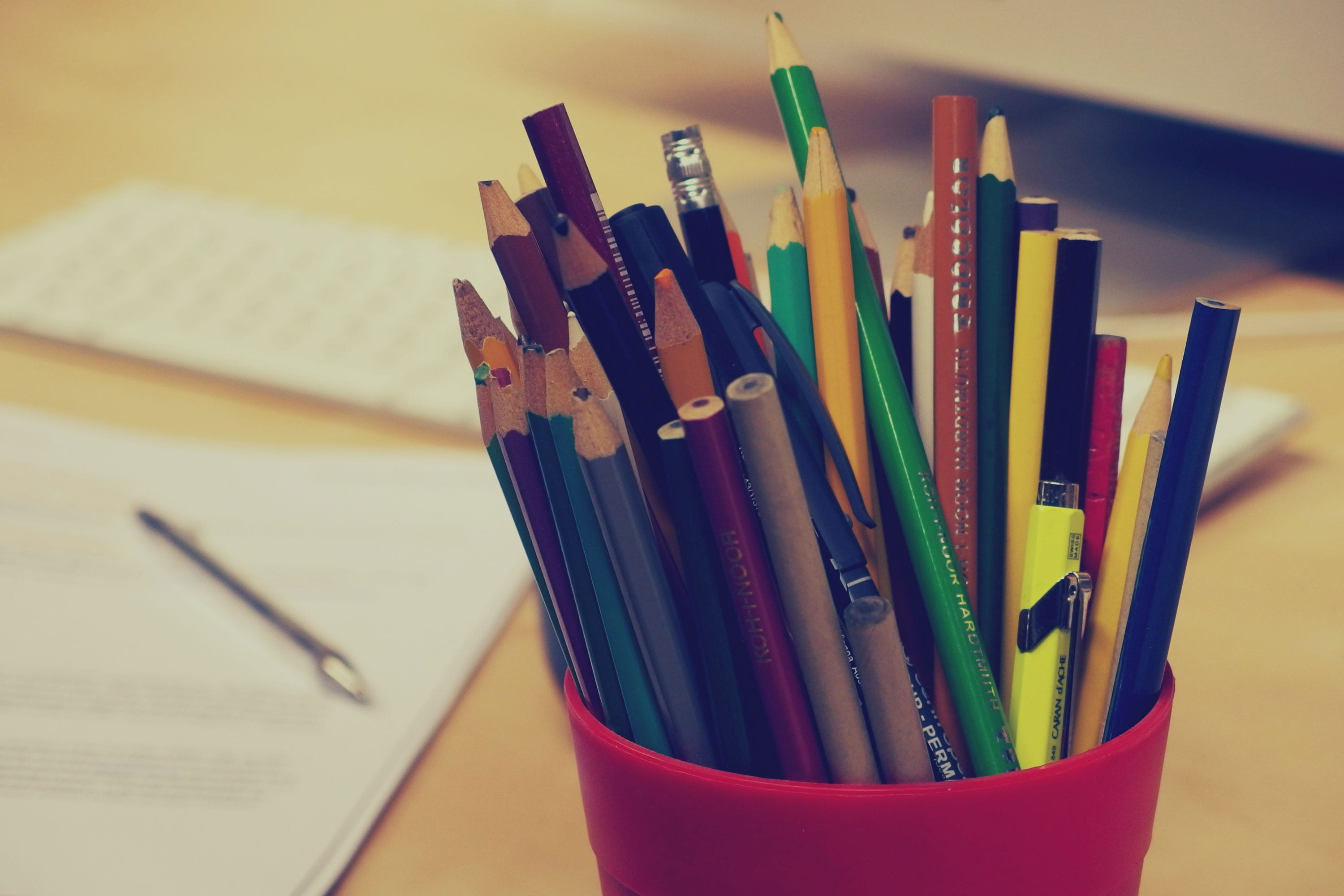 college, education, pencils, crayon, 2K, papers, composition, large group of objects, choice, still life, colored pencil, writing instrument, container, HD Wallpaper