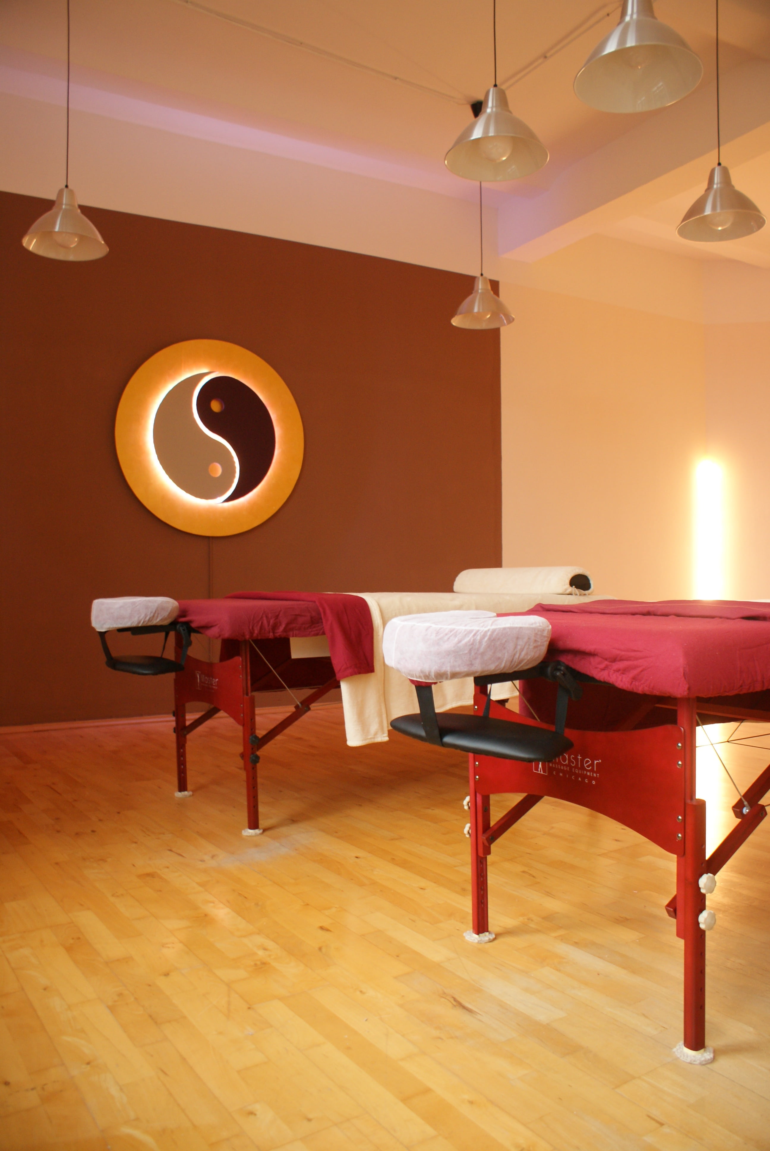 adult education, 4K, relaxation, hanging, beds, white, seat, massage, education, table, wood - material, teaching, lighting equipment, ceiling, wellness, Phone HD Wallpaper