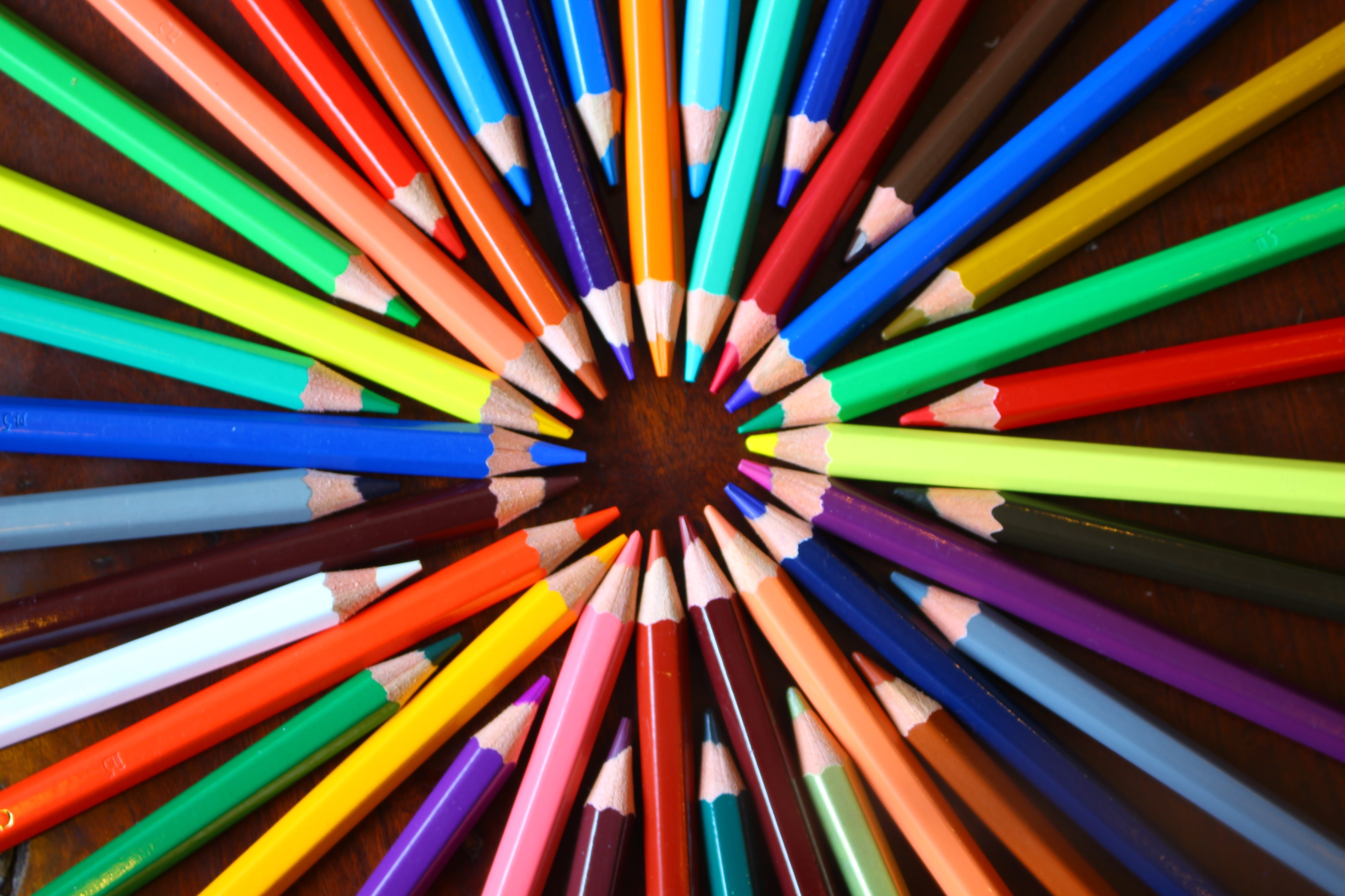 close-up, desk, rainbow, 5K, variation, colorful, circle, large group of objects, paint, colored pencils, wood, full frame, pencils, arrangement, creativity, HD Wallpaper