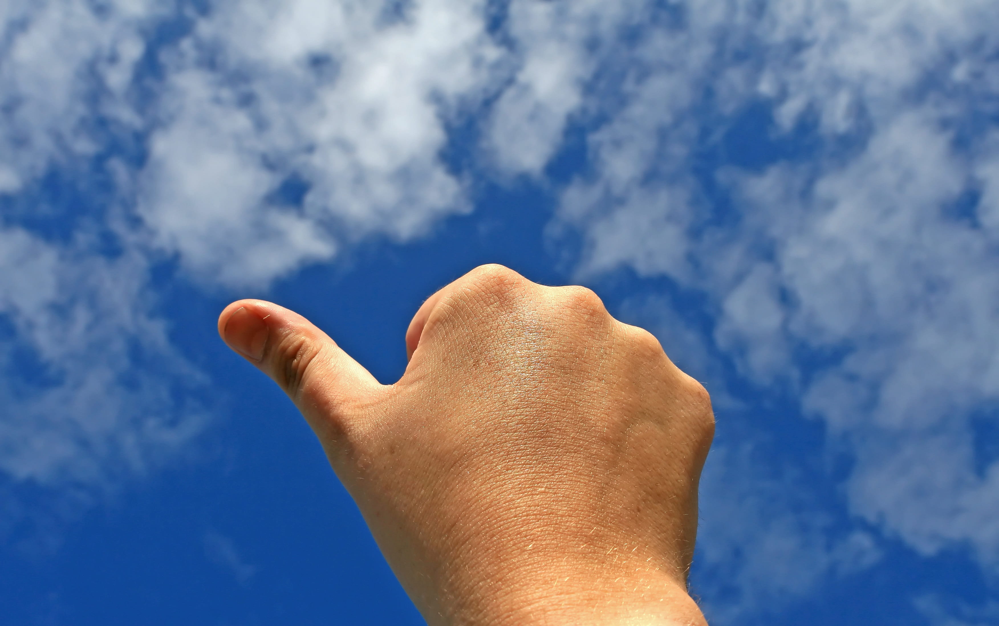 gesture, achievement, leisure activity, fingers, theme, part, low angle view, lifestyles, positive, sign, winner, summer, yes, indicating, personal perspective, HD Wallpaper
