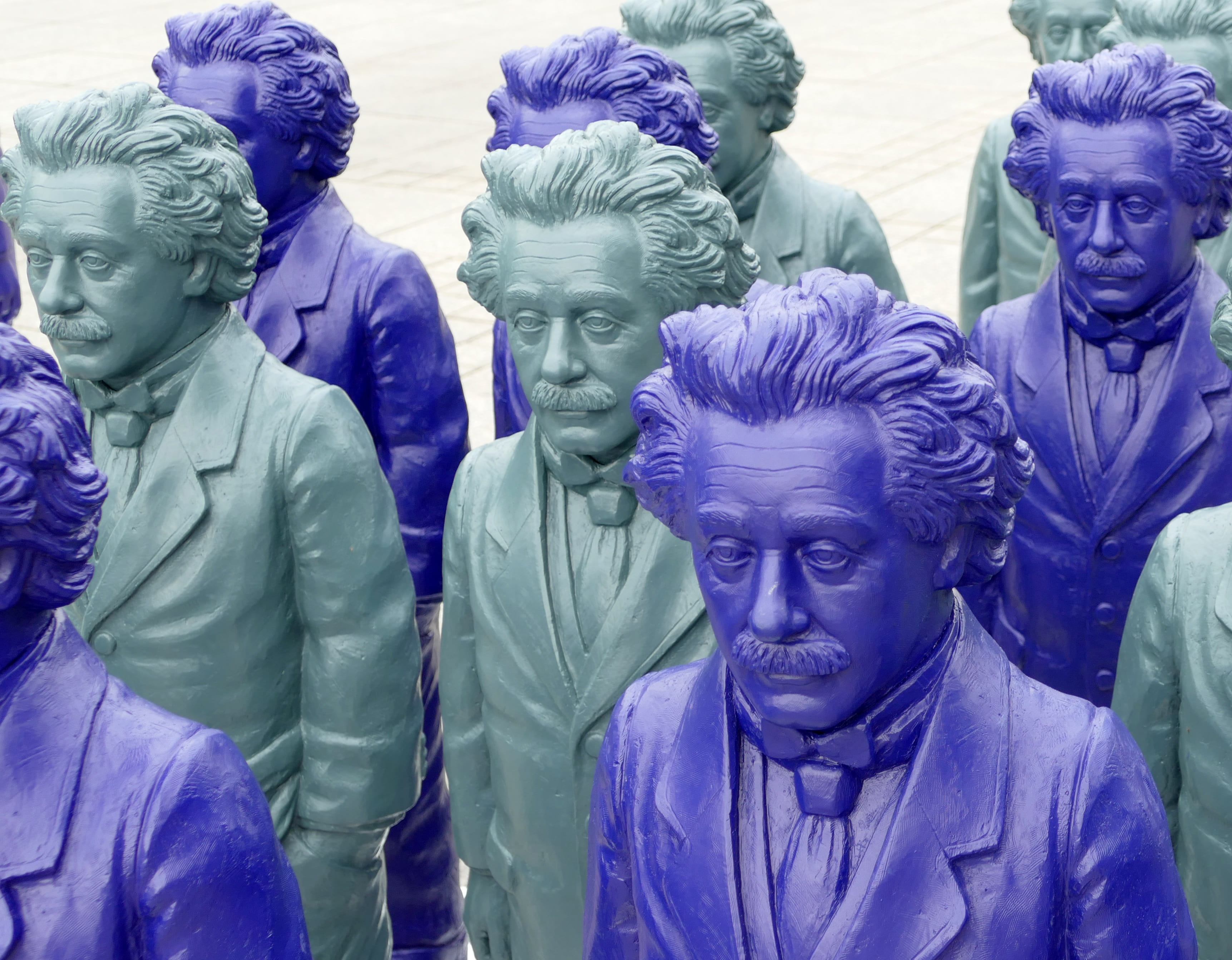 2K, close-up, male likeness, sculpture, ulm, looking at camera, physics, theory of relativity, full frame, creativity, portrait, variation, representation, HD Wallpaper