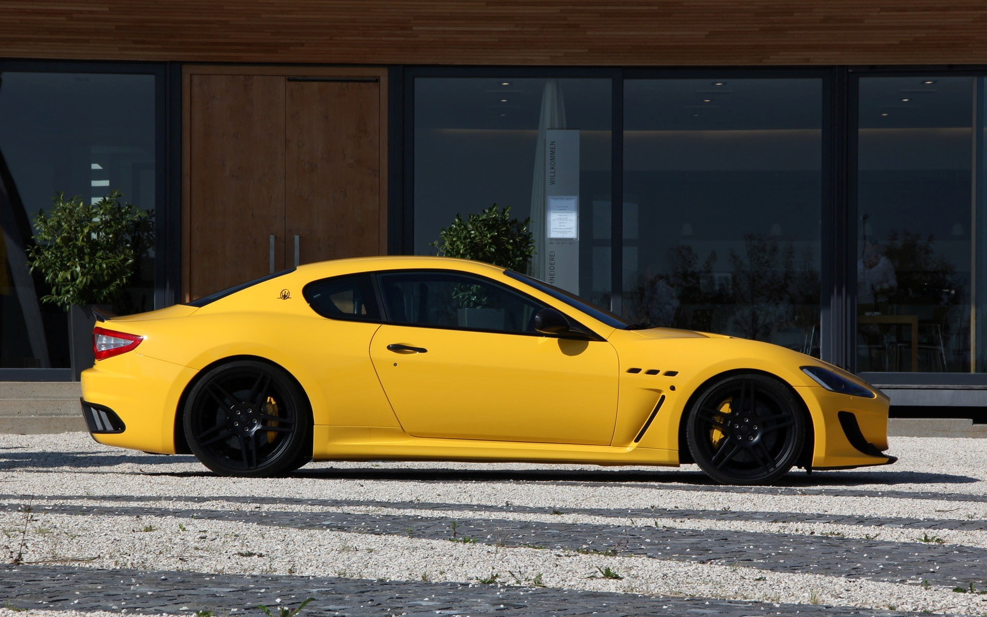 motor vehicle, Novitec Tridente, Maserati, stationary, city, garage, nature, transportation, sunlight, road, yellow, street, taxi, built structure, no people, HD Wallpaper