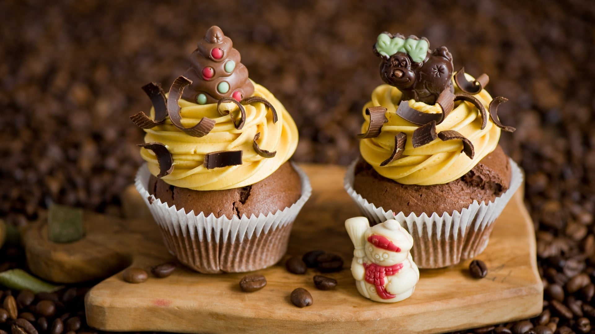 muffin, freshness, temptation, food, indulgence, cupcake holder, sweet, cupcakes, indoors, no people, cake, 1080P, food and drink, cupcake, close-up, garnish, HD Wallpaper