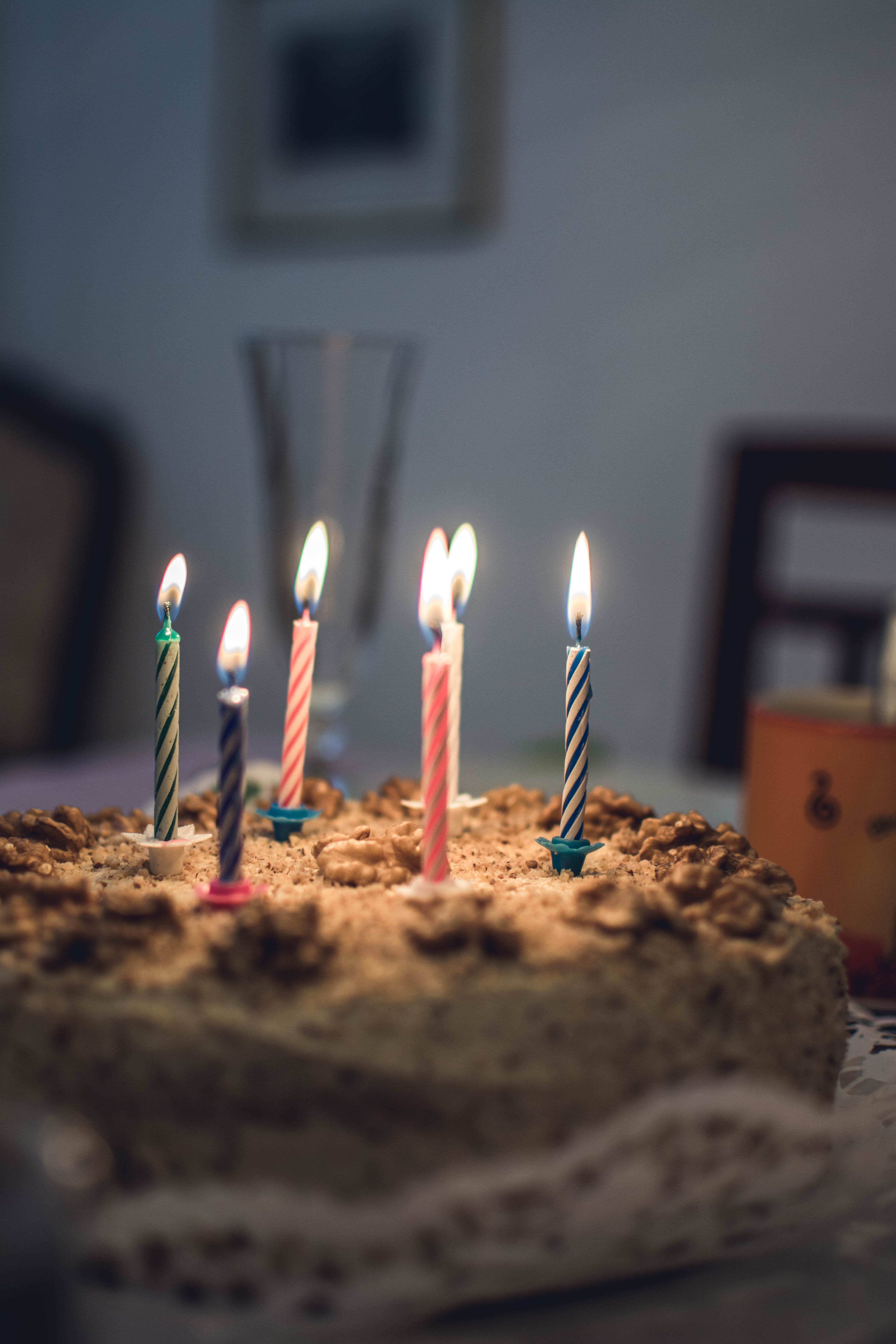 birthday, 5K, focus, birthday candles, celebration, blurred background, food and drink, creamy, temptation, close up, table, baked, lamp, lighted, sweet, Phone HD Wallpaper