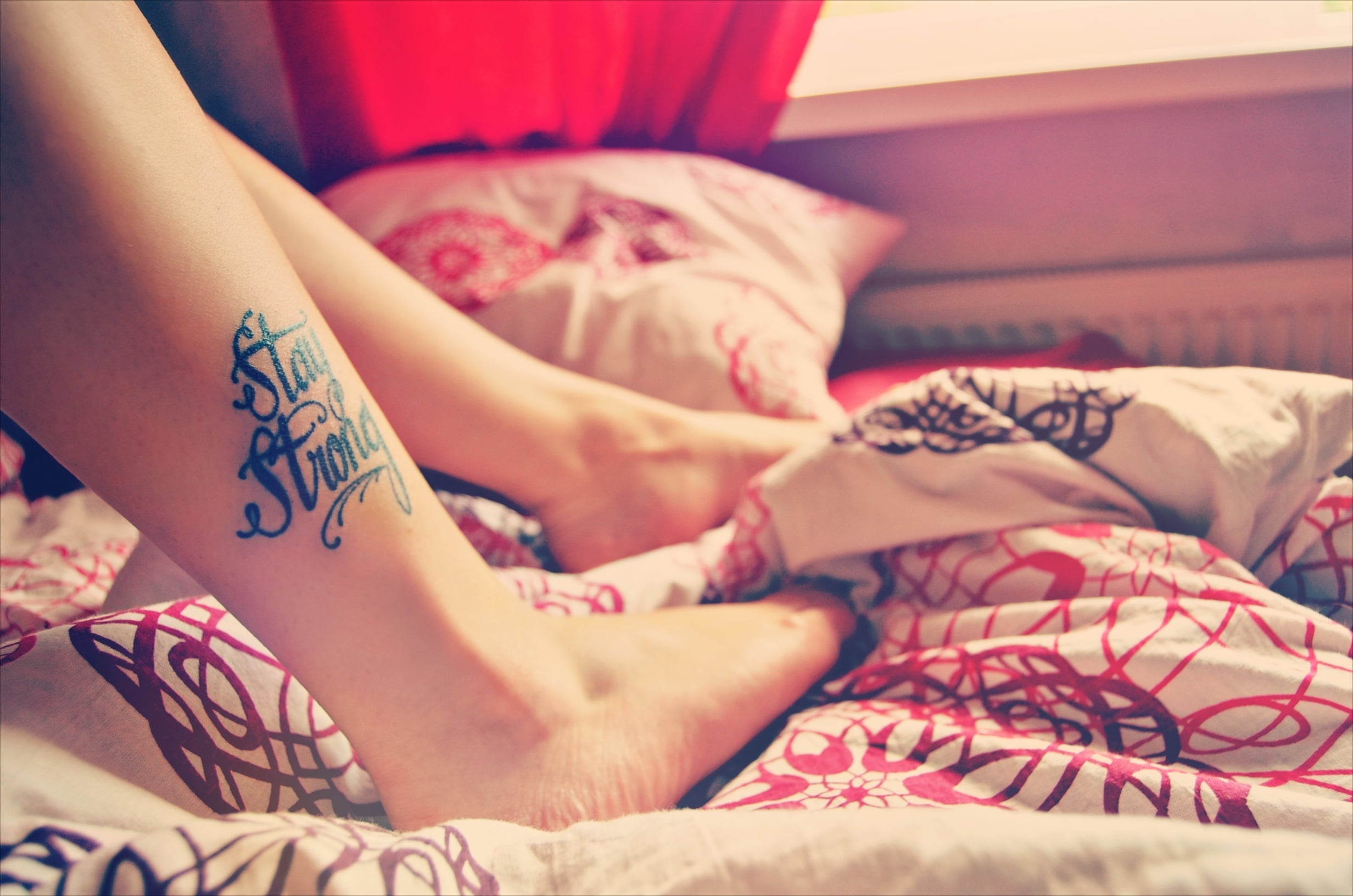 tattoo, henna tattoo, calf, bed, leisure activity, green, pattern, furniture, real people, adult, people, human foot, human leg, body part, human limb, HD Wallpaper