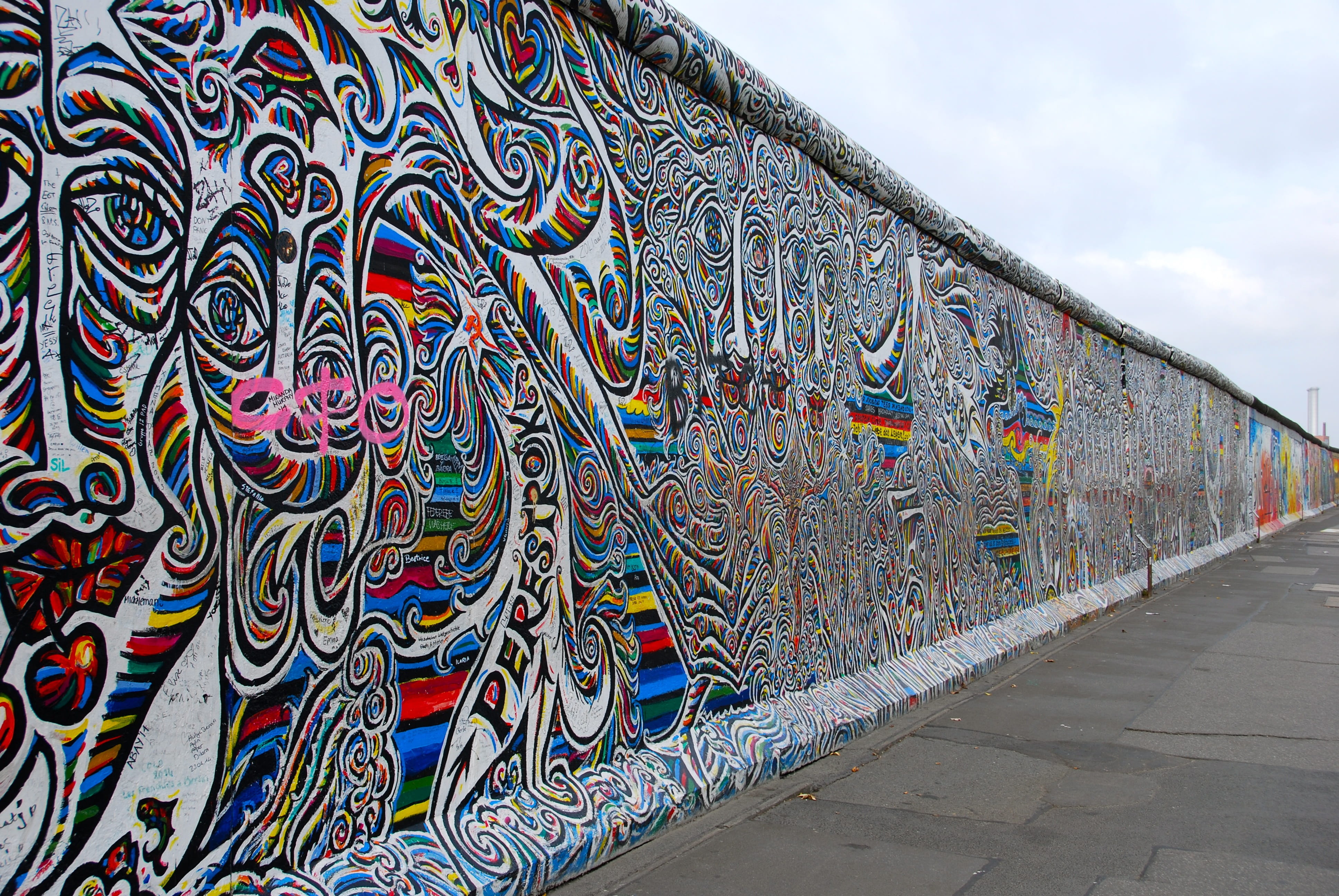creativity, wall, day, 4K, pattern, sky, cloud - sky, the way forward, abstract, ornate, outdoors, direction, architecture, built structure, connection, HD Wallpaper