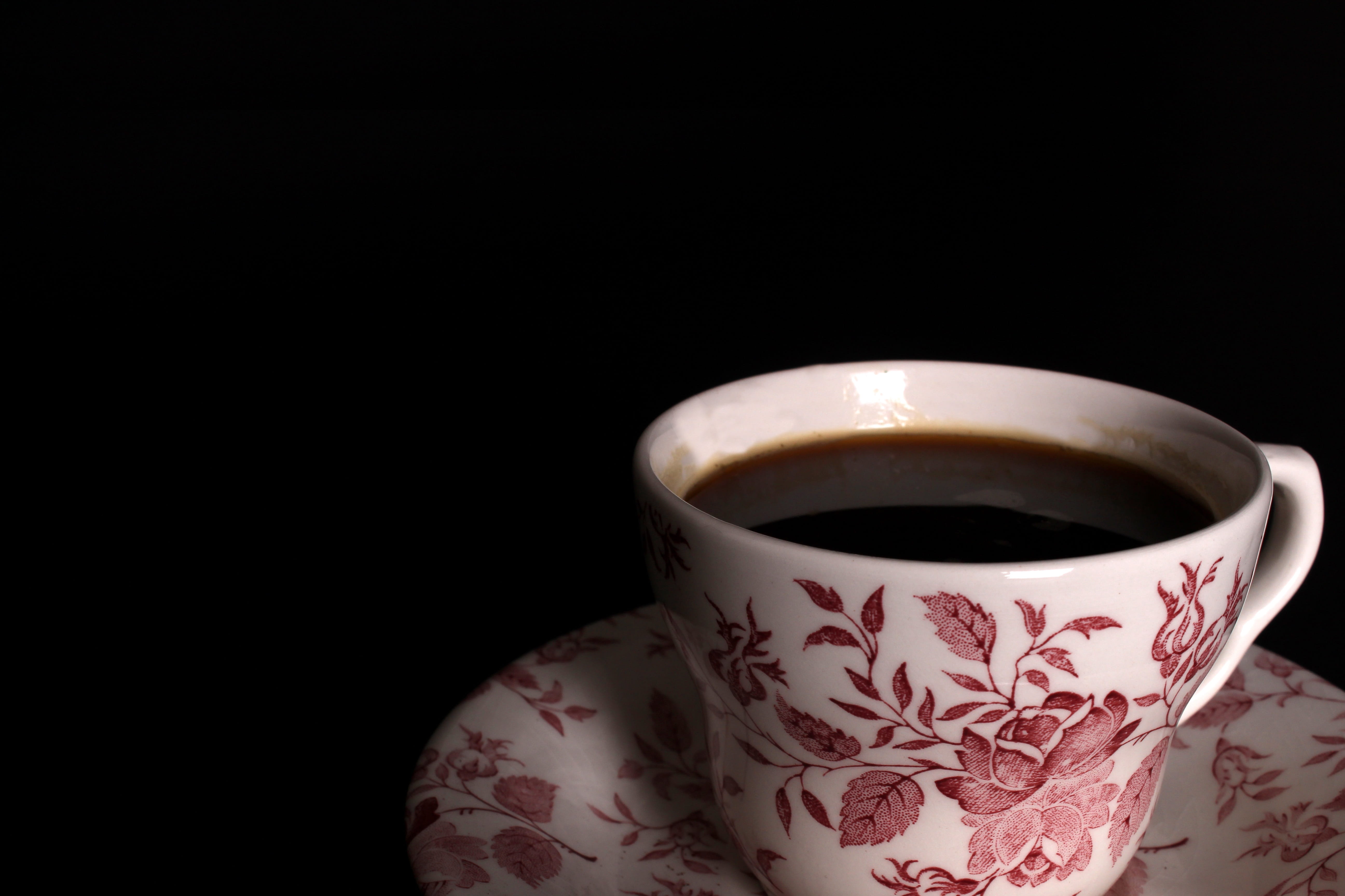 breakfast, indoors, hot drink, refreshment, brown, cafe, Tulips, 5K, studio shot, morning, black background, tea, caffeine, white, so, heat - Temperature, HD Wallpaper