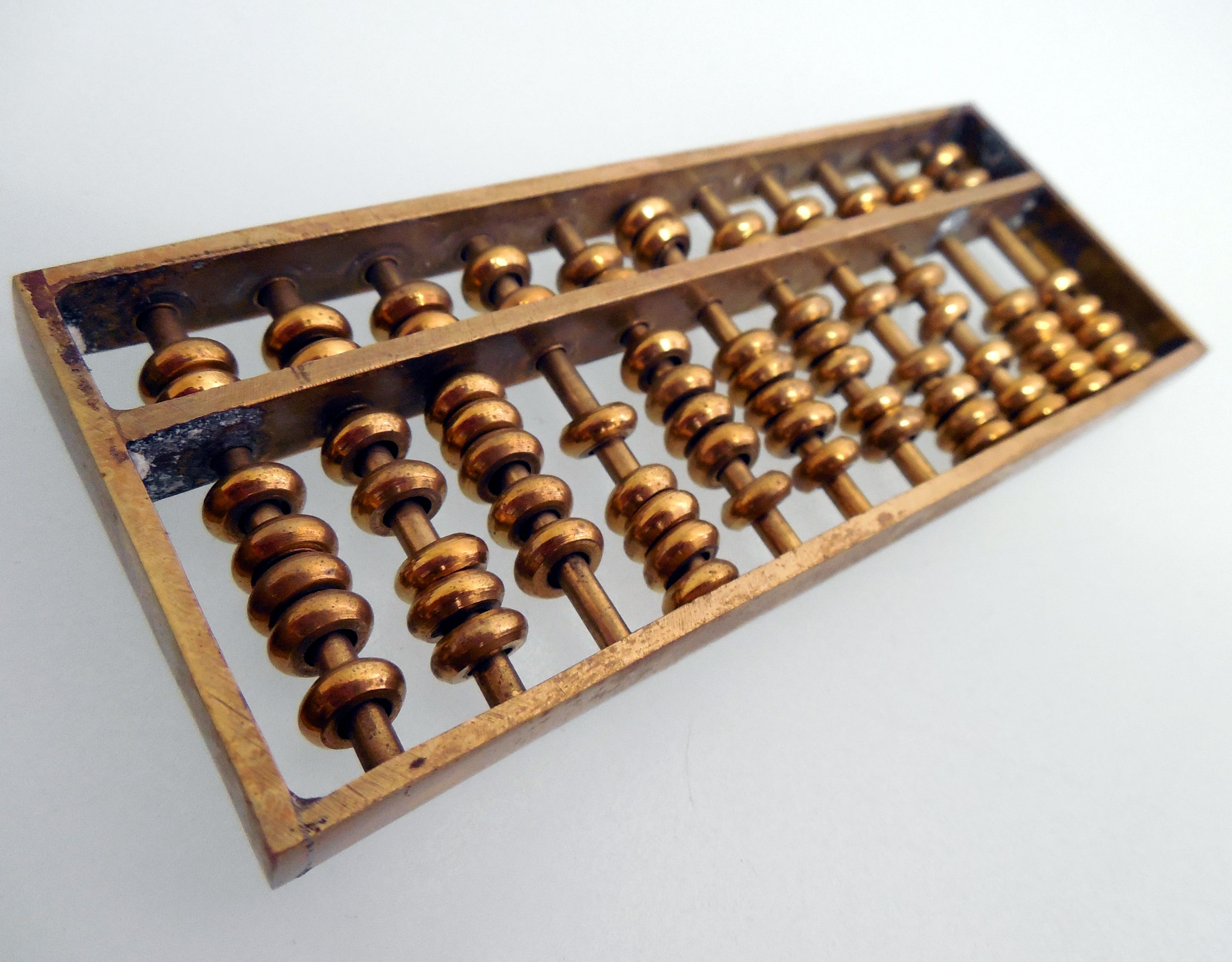 in a row, business, large group of objects, gold, indoors, mathematics, no people, counting, calculating machine, abacus, high angle view, close-up, music, HD Wallpaper