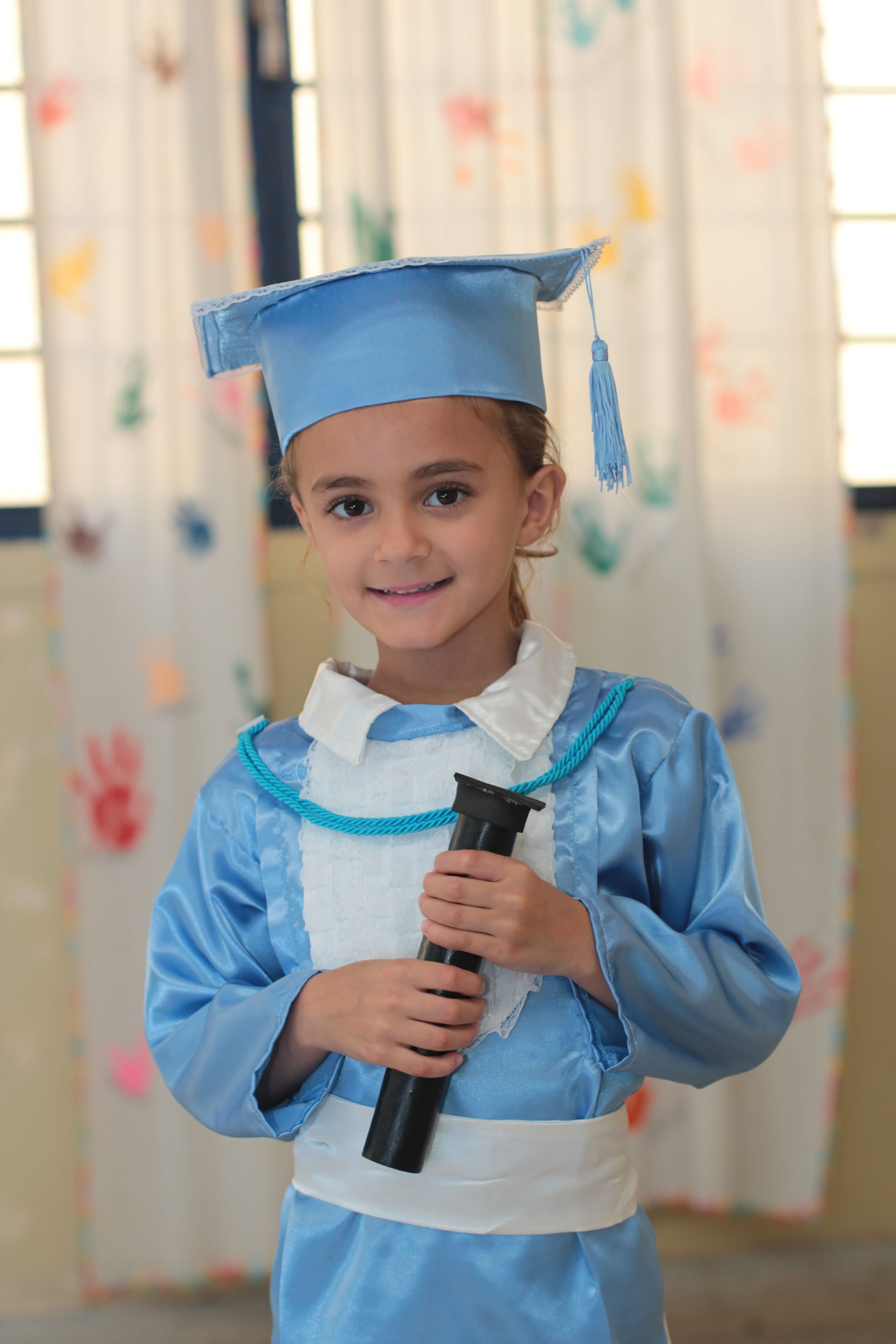 real people, cheerful, childhood, waist up, men, boys, graduation, 5K, children only, child, indoors, girls, caucasian Ethnicity, standing, education, Phone HD Wallpaper