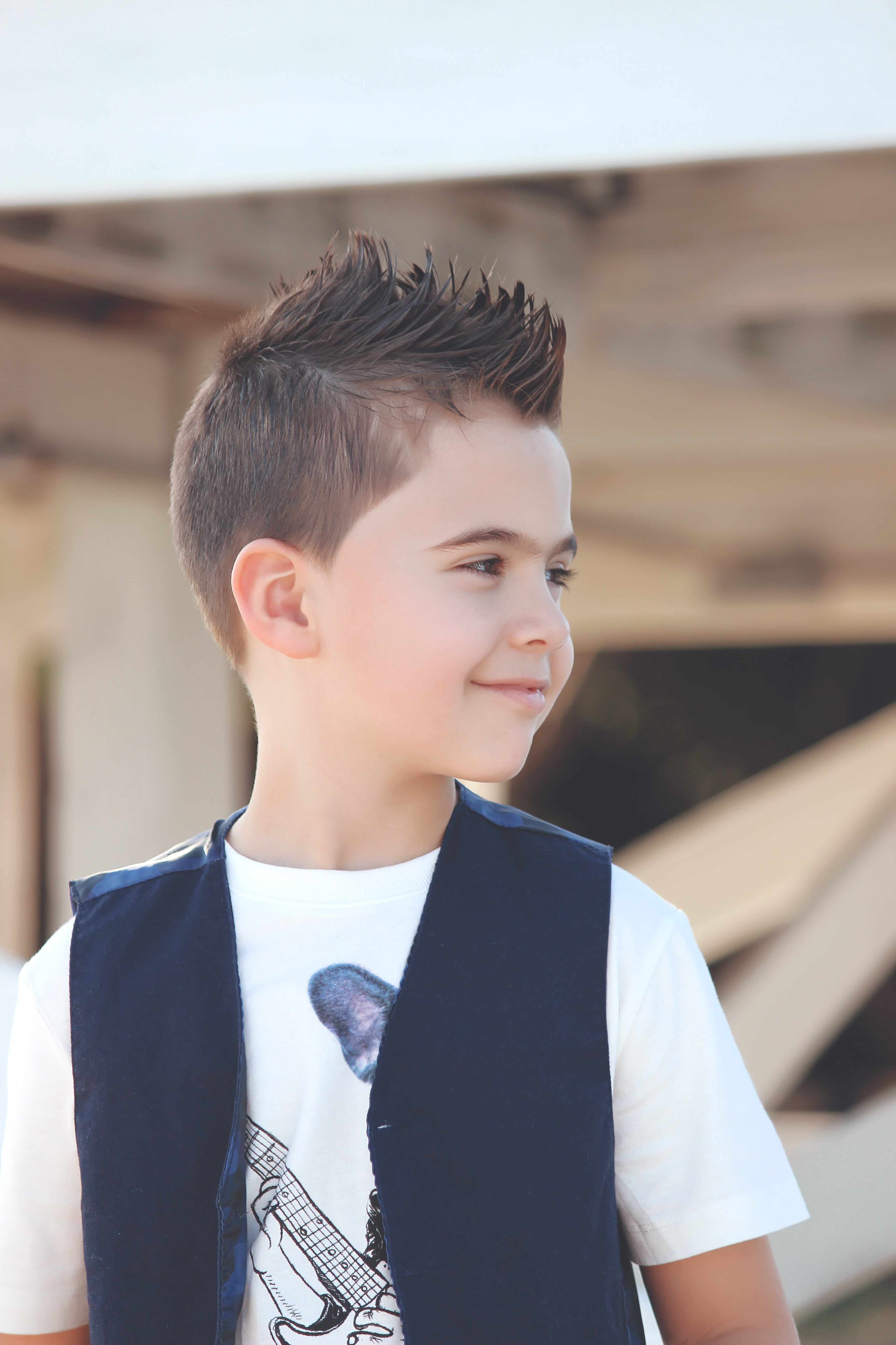 childhood, education, 5K, outdoor, menswear, focus, school Children, family, smile, outdoors, people, clothing, looking, boys, architecture, day, modeling, Phone HD Wallpaper