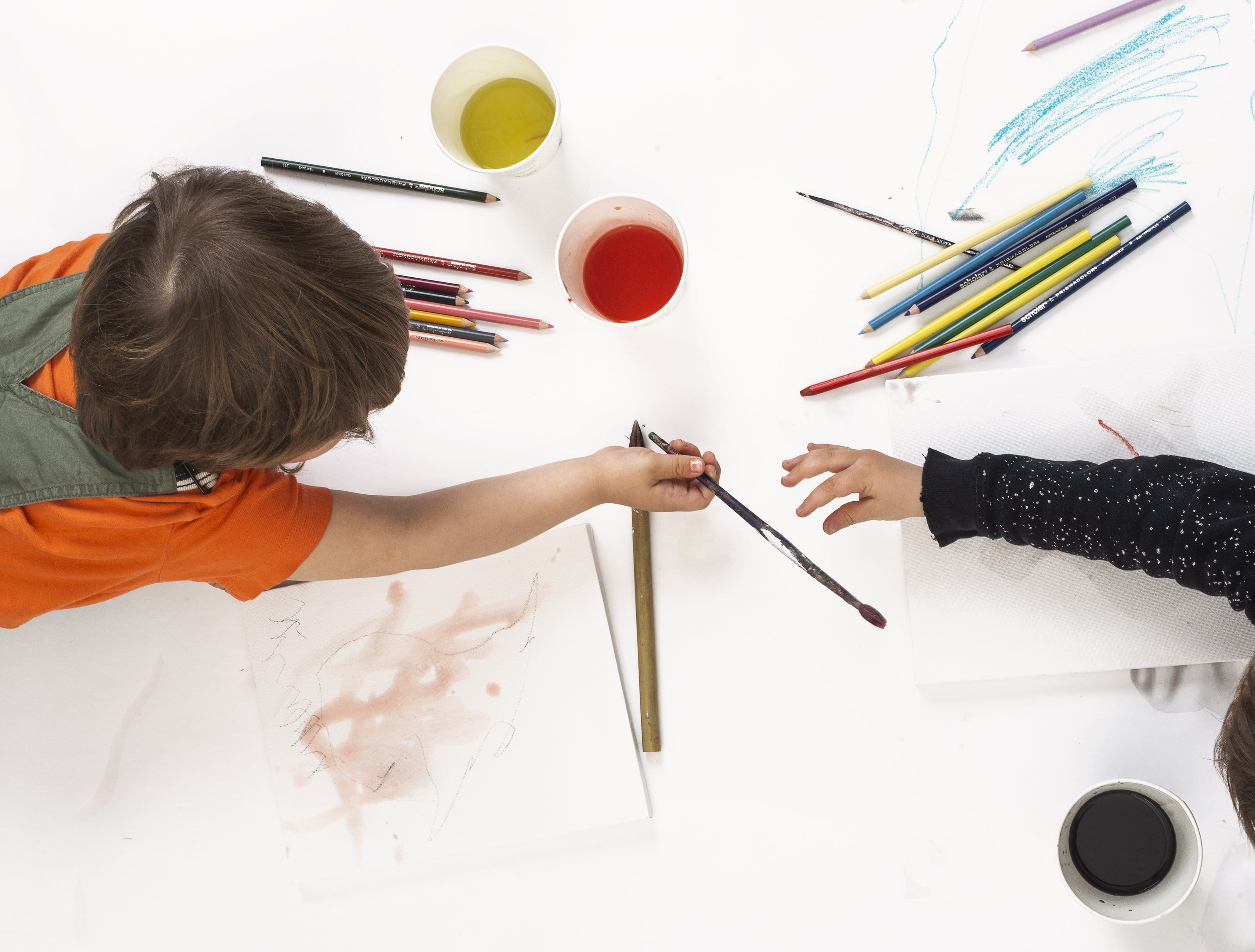 artist, women, females, Craft/DIY, indoors, paper, Creative, Painting, 2K, Education, headshot, Playtime, palette, holding, young, photo, offspring, Arts, HD Wallpaper