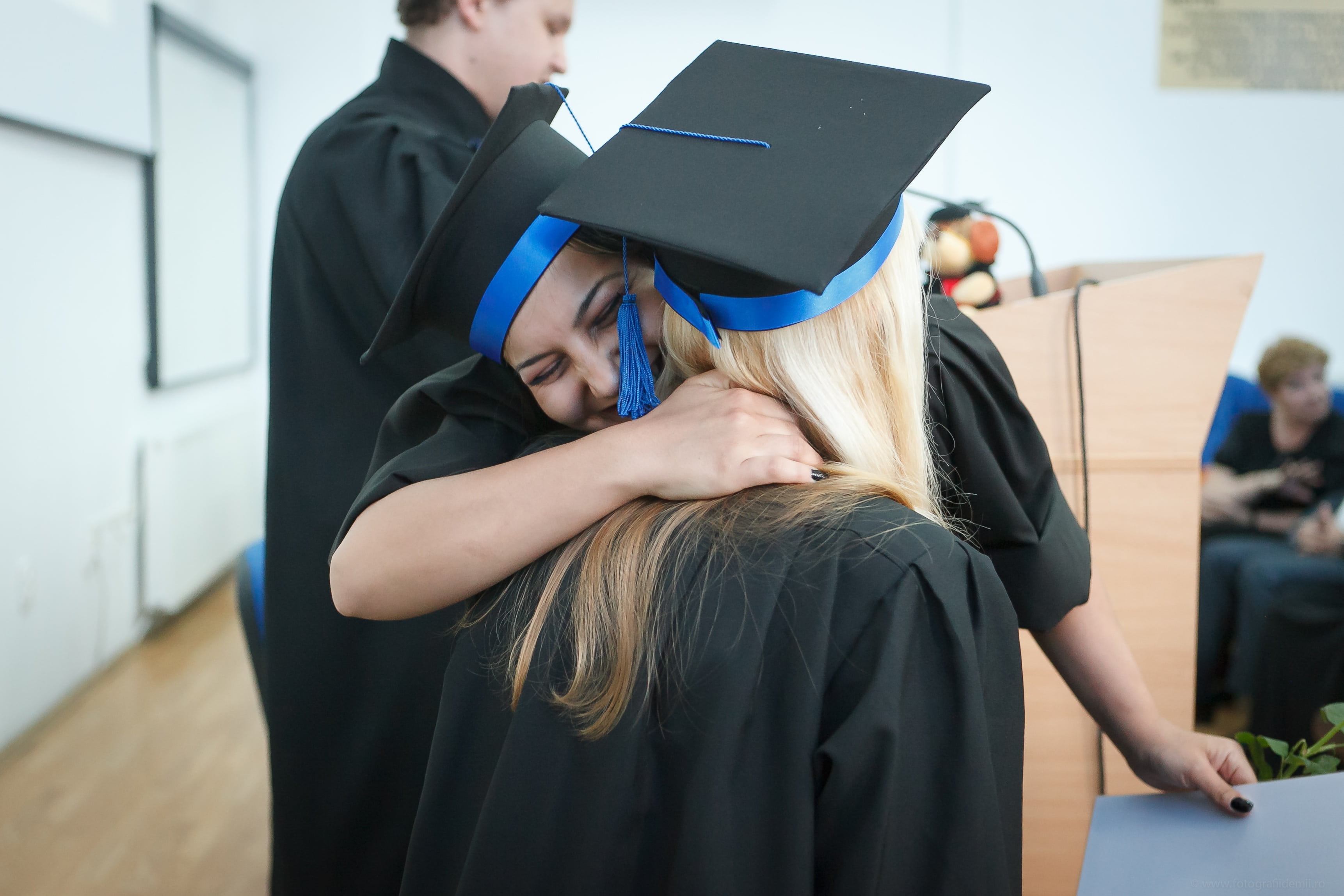 blond hair, true friendship, mature adult, standing, graduation celebration, working, human hair, college graduate, graduation hat, hair, young women, success, HD Wallpaper