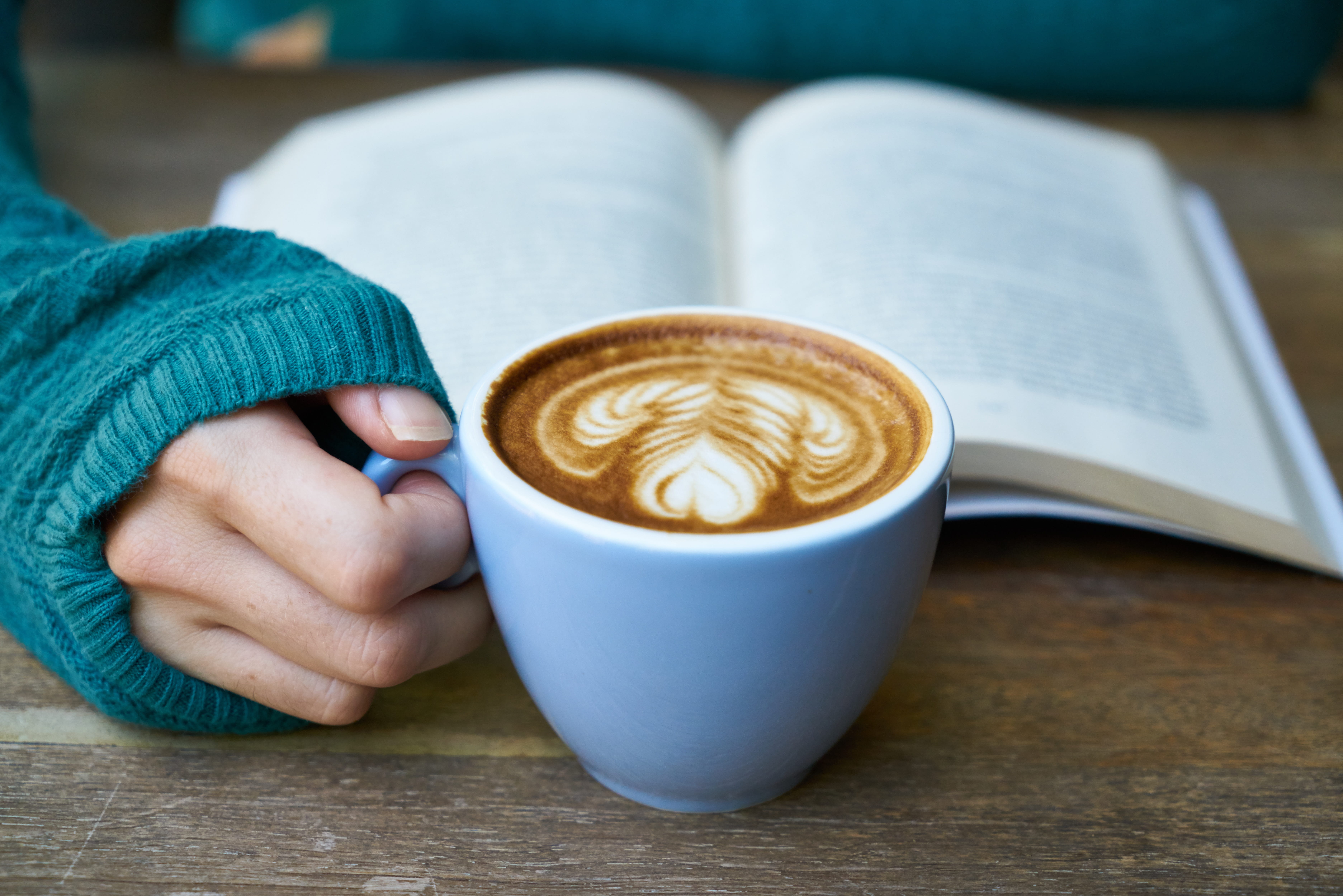 take notes, photo, latte, refreshment, table, 5K, drinking, focus on foreground, read, background, the work, nutrition, note, close-up, coffee Cup, healthy lifestyle, HD Wallpaper