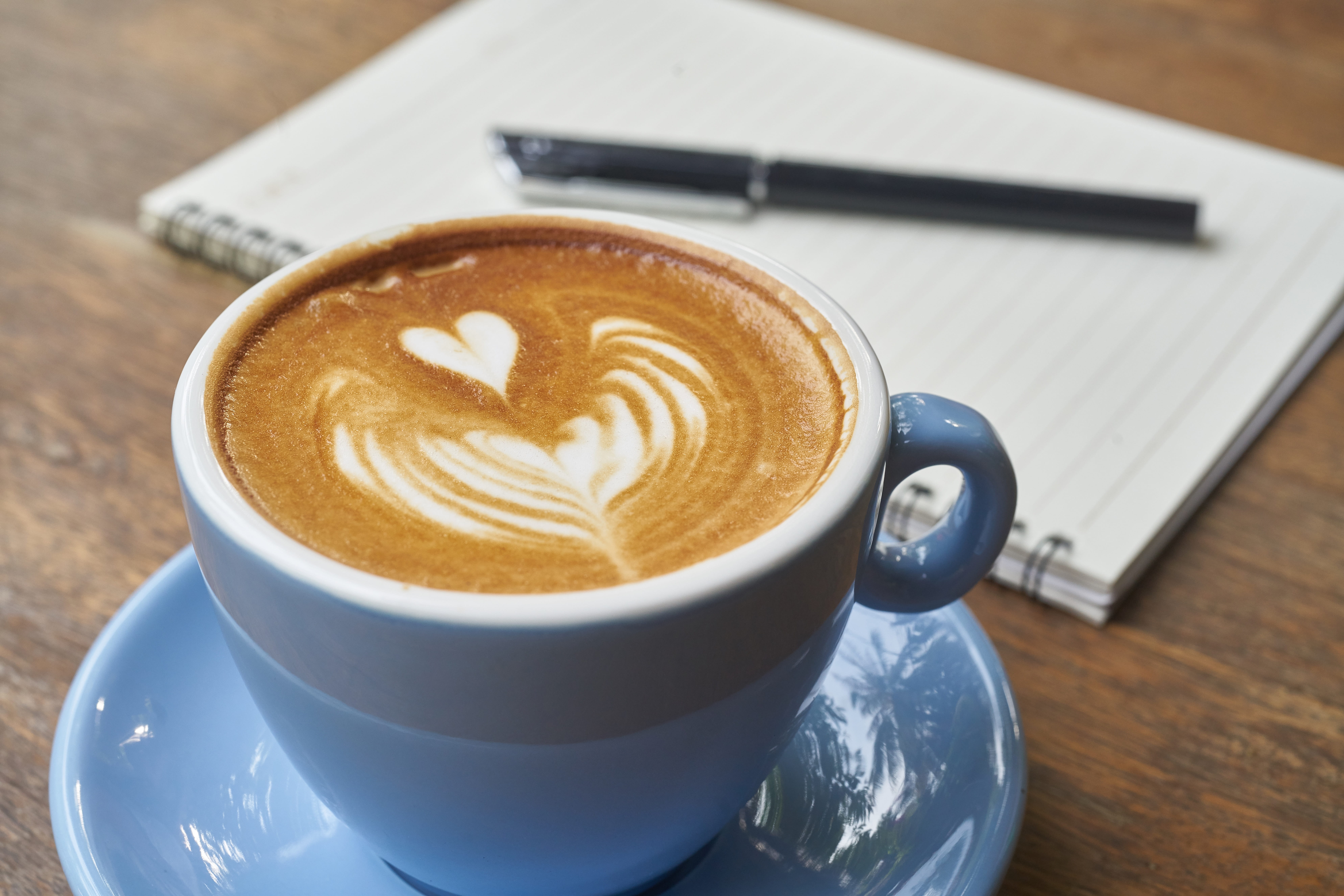 high angle view, paper, read, Coffee Cup, mug, saucer, selective, beautiful, fresh, coffee - drink, backgrounds, froth art, nobody, note, brown, wood, table, HD Wallpaper