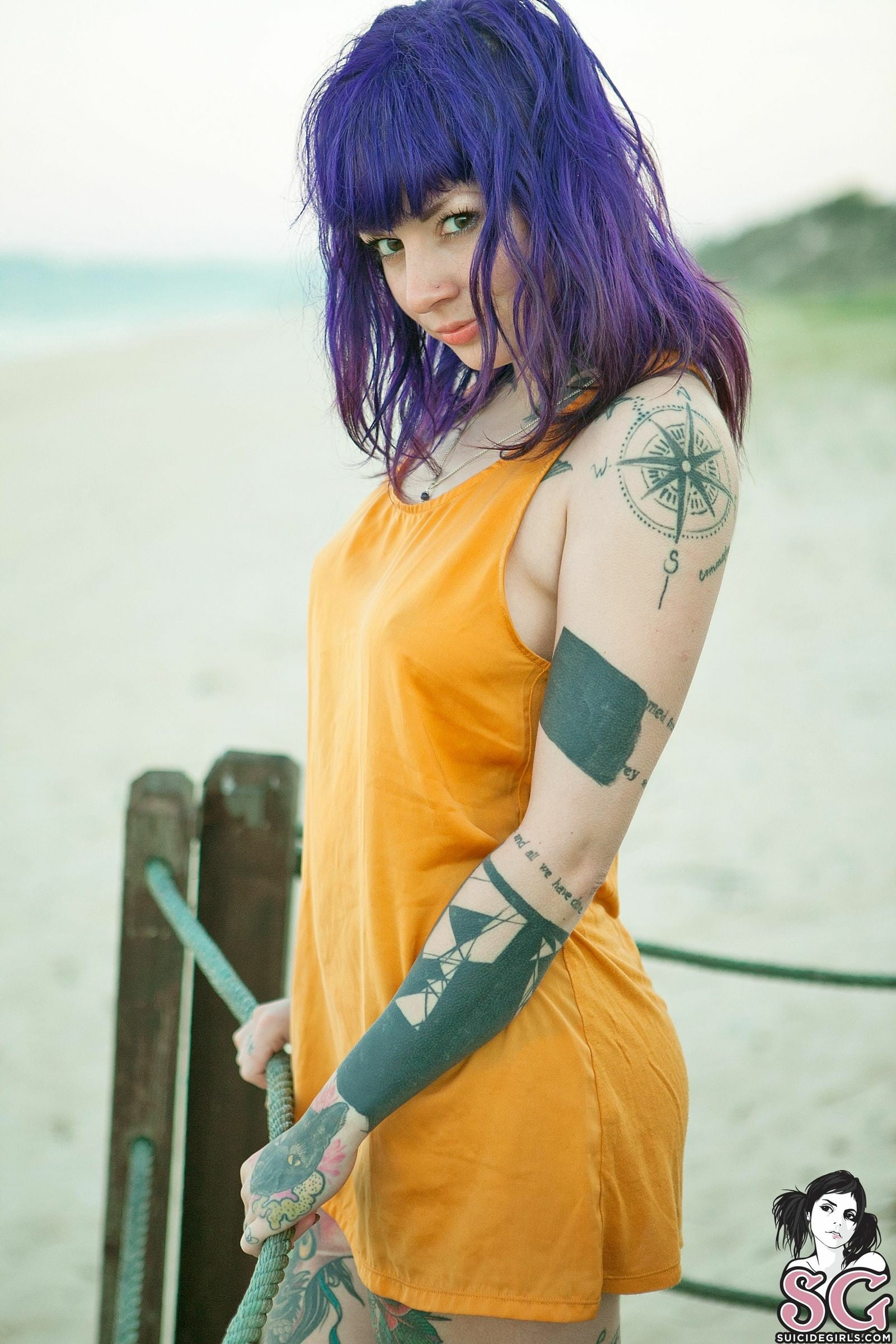 three quarter length, young adult, Katherine Suicide, leisure activity, s, beauty, hairstyle, long hair, fashion, yellow, beach, tattoo, focus on foreground, Phone HD Wallpaper