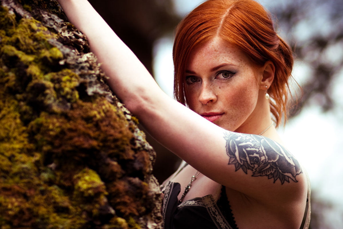 young women, nature, young adult, plant, adult, focus on foreground, lifestyles, headshot, outdoors, one person, women, freckles, hairstyle, tree, beauty, HD Wallpaper