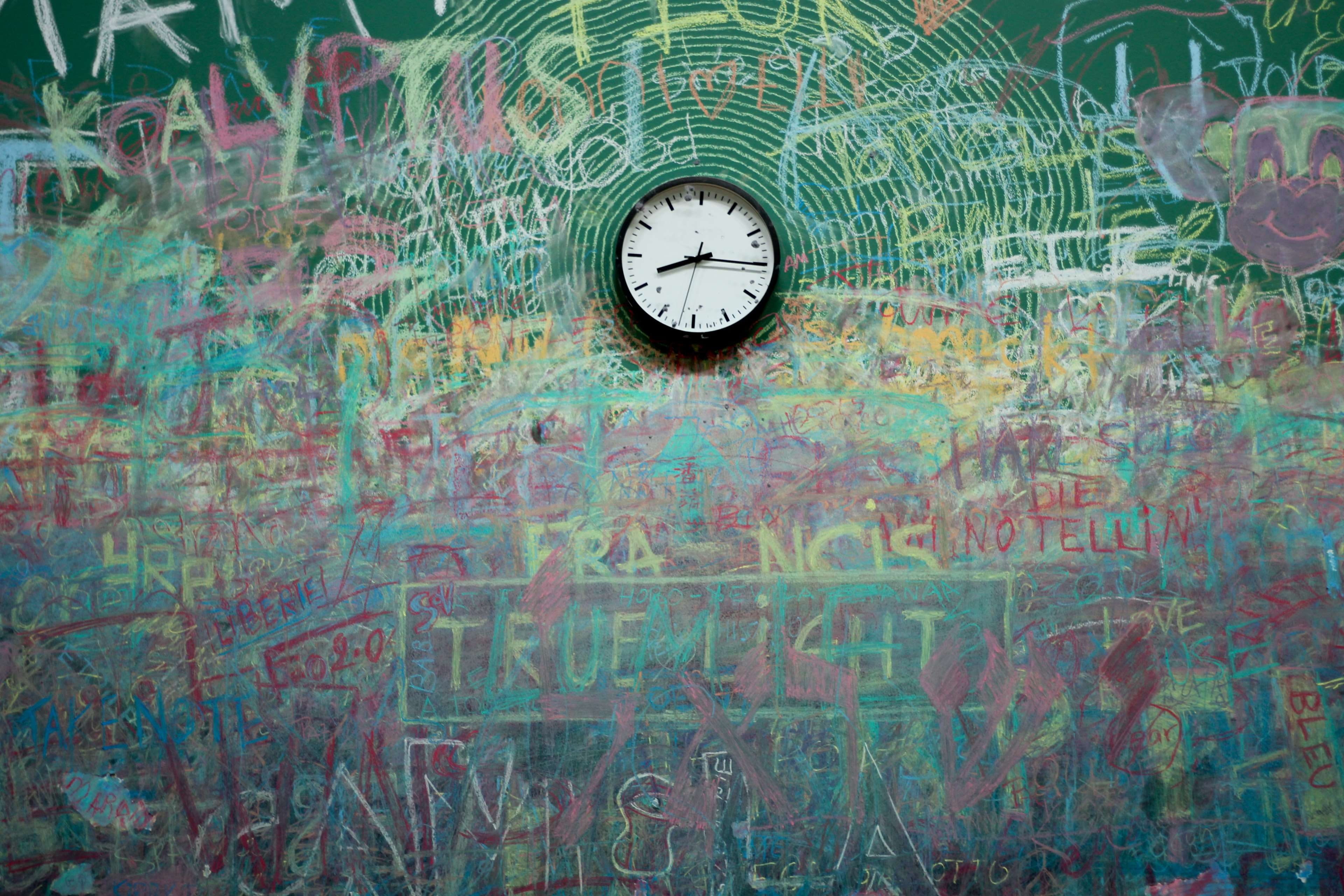 vintage, colourful, indoors, blackboard, no people, 4K, time, wall clock, graffiti, painting, clock face, colorful, illustration, wall - building feature, HD Wallpaper