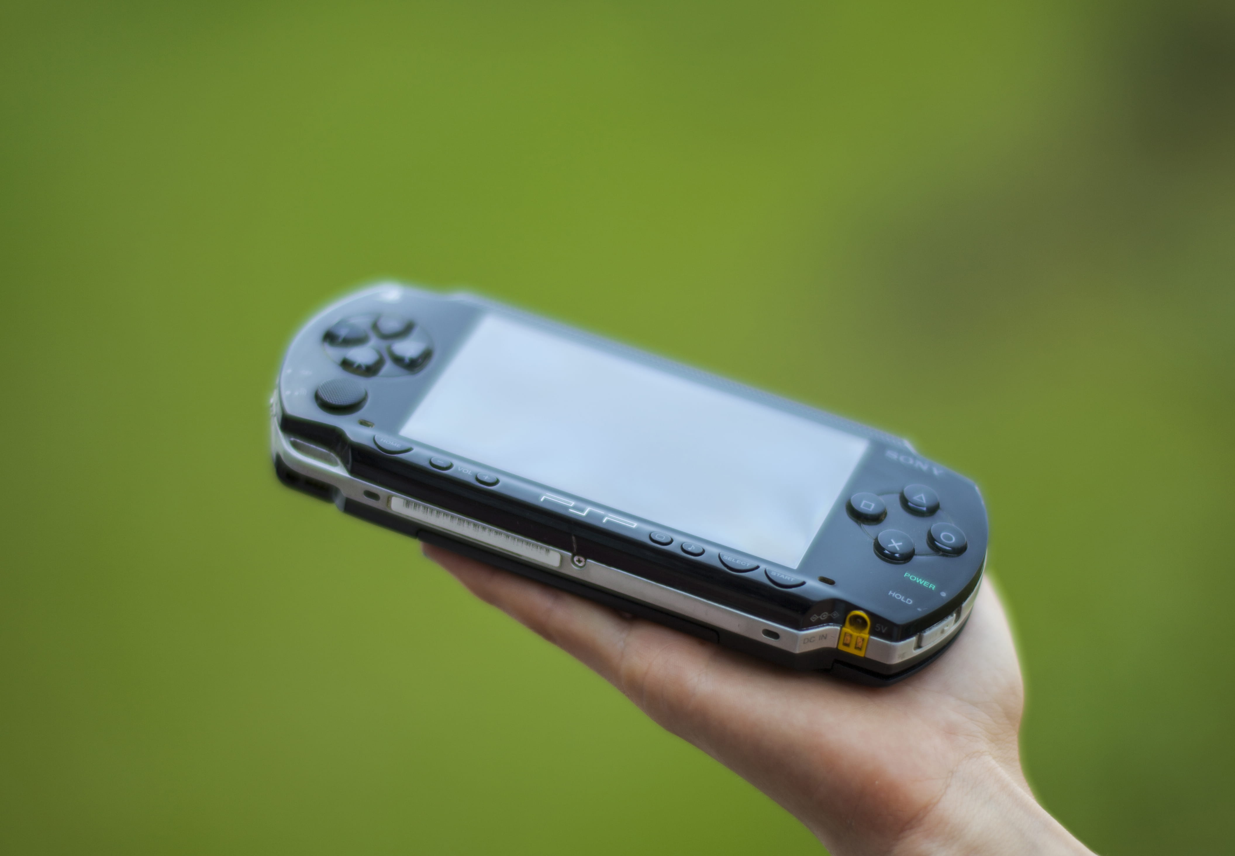 indoors, close-up, studio shot, device screen, colored background, modern, finger, human body part, human hand, equipment, closeup, screen, access, games, HD Wallpaper