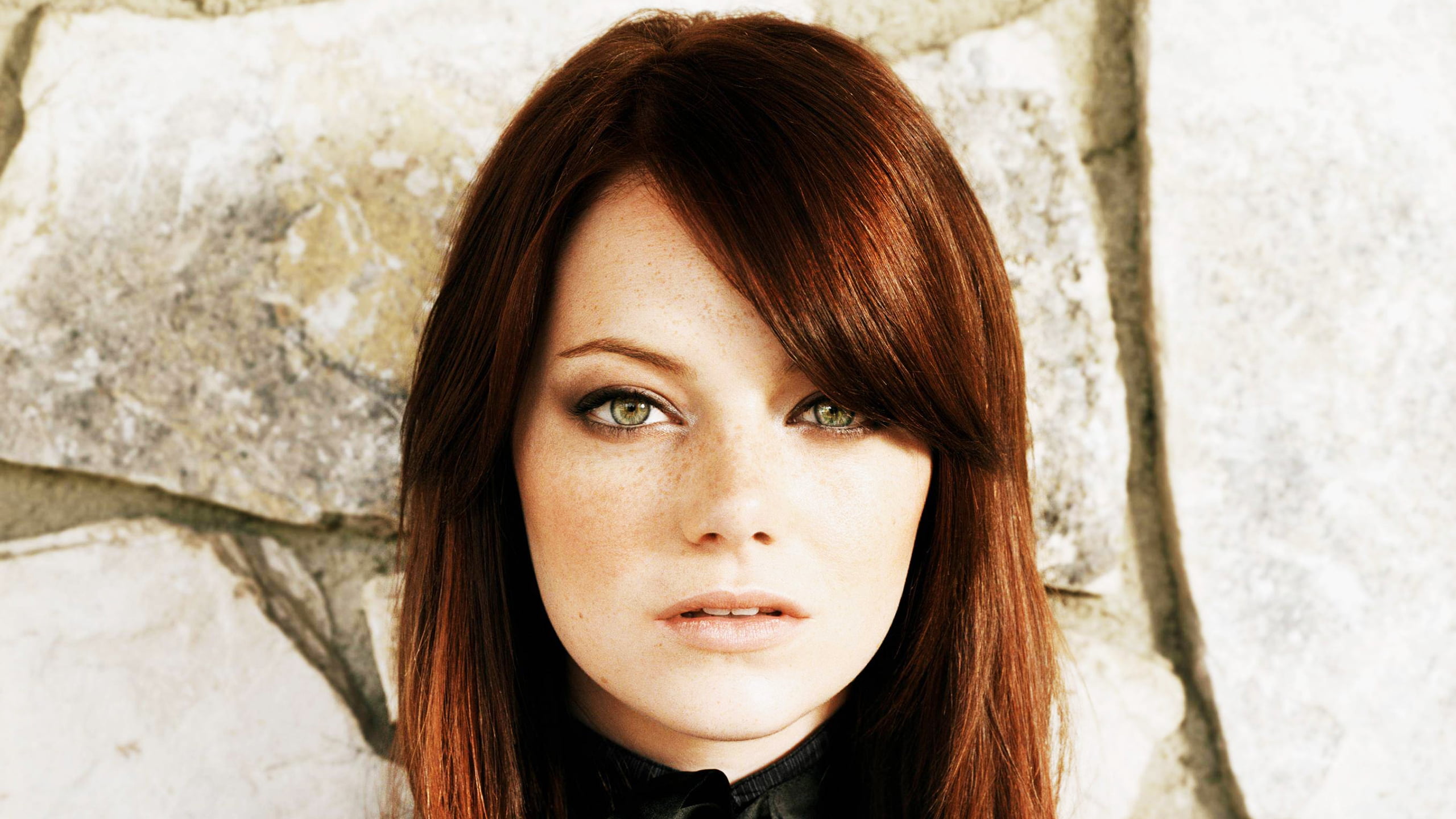 human face, adult, young adult, one person, 2K, emma, headshot, wall - building feature, teenager, outdoors, Emma Stone, front view, day, hairstyle, beauty, HD Wallpaper