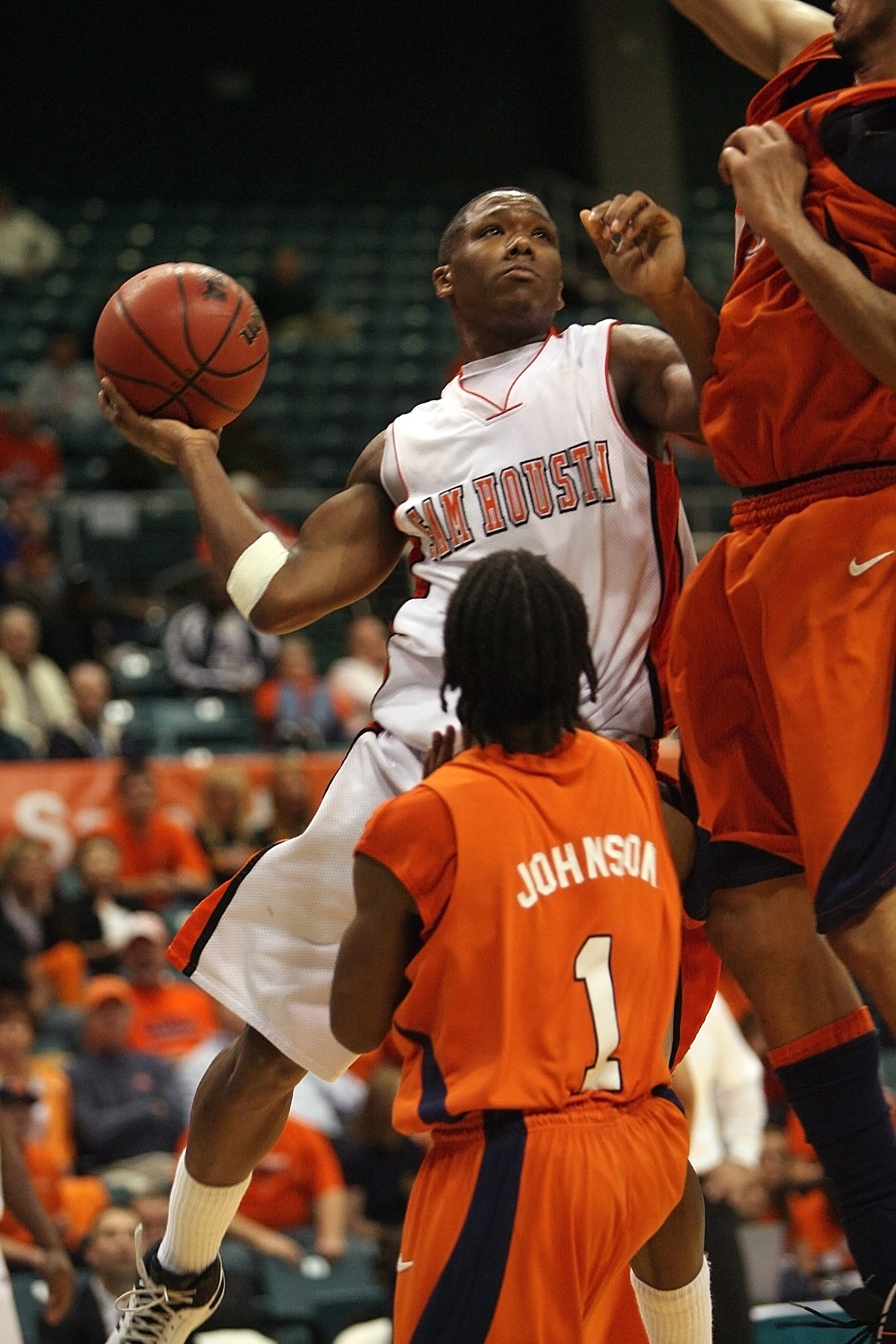 game, competition, uniform, active, waist up, concentration, shot, school, ncaa, playing, holding, orange color, arena, activity, basketball - sport, action, Phone HD Wallpaper