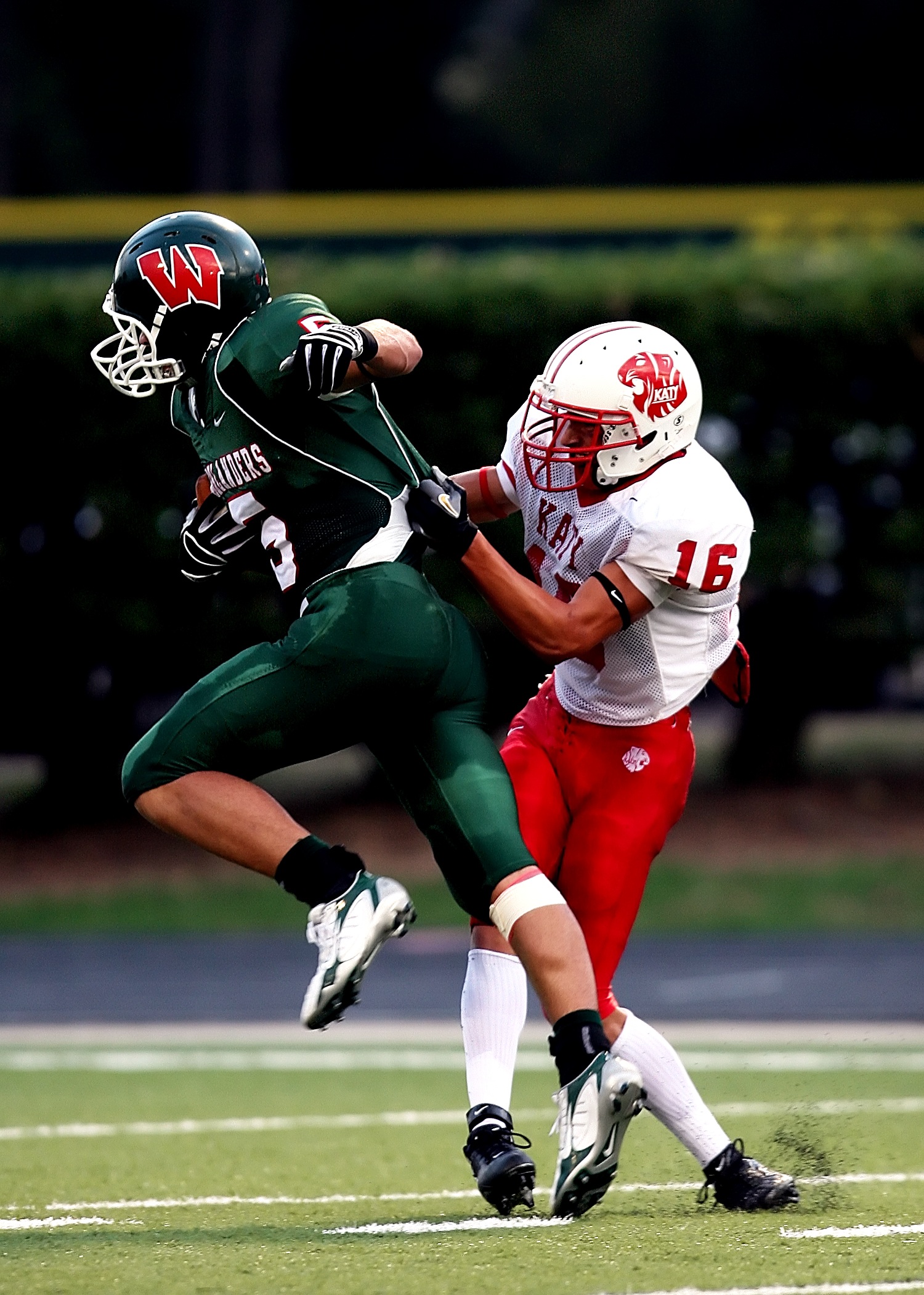 teenager, helmet, sports team, football players, teenage boys, people, playing, game, ball carrier, sport, sports uniform, american football - sport, player, Phone HD Wallpaper