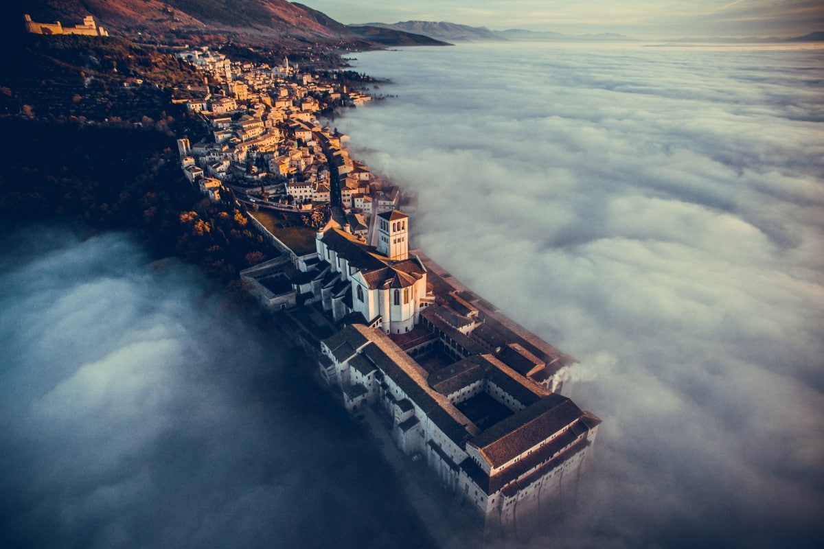 church, Italy, Francisco Cattuto, 480P, aerial view, hills, clouds, Basilica of Saint Francis of Assisi, photography, contests, rooftops, old building, HD Wallpaper