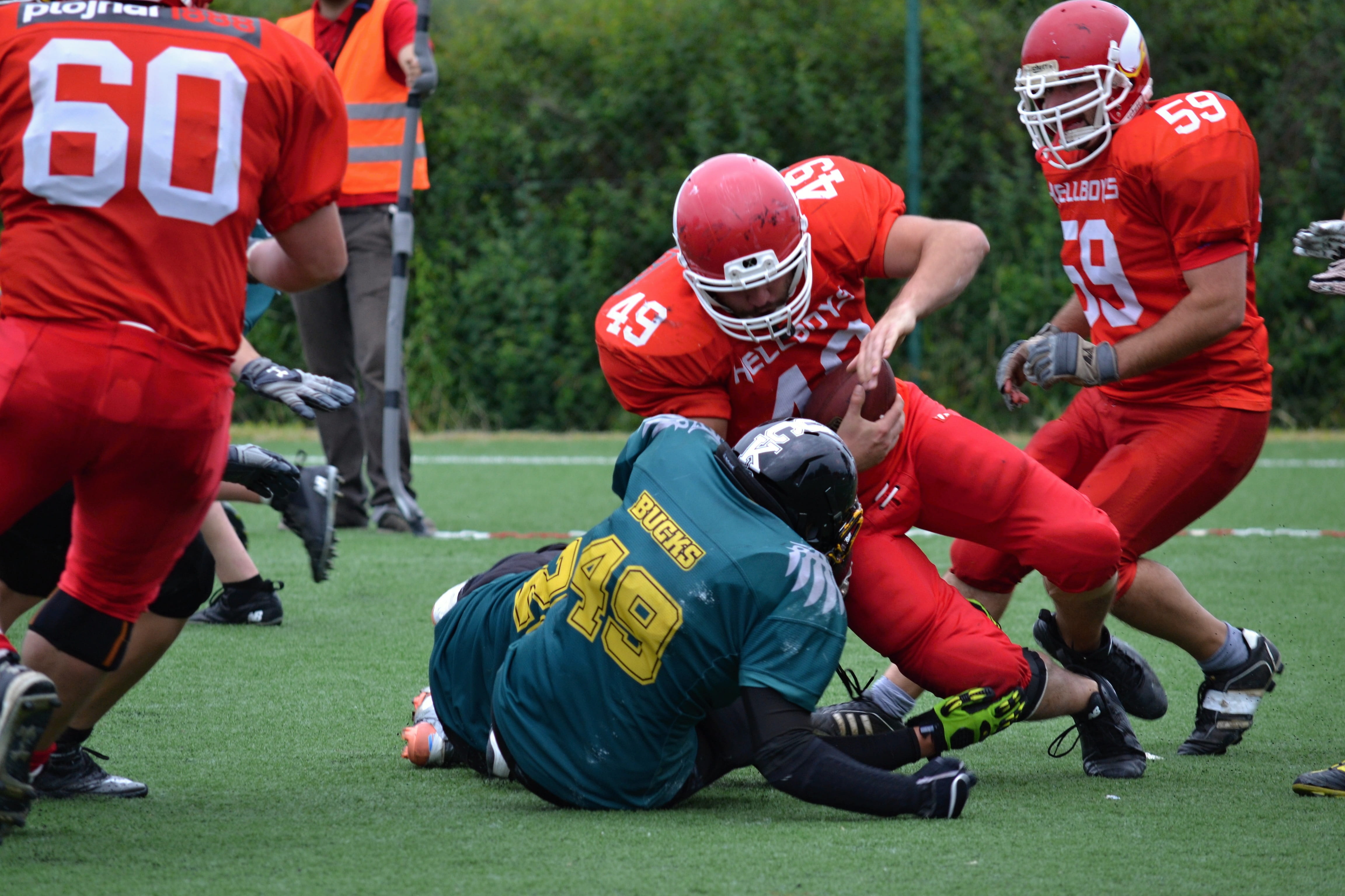 sports equipment, sports helmet, crouching, chamfer ground, red, group of people, american football - ball, run, american football, ball, headwear, opponent, HD Wallpaper
