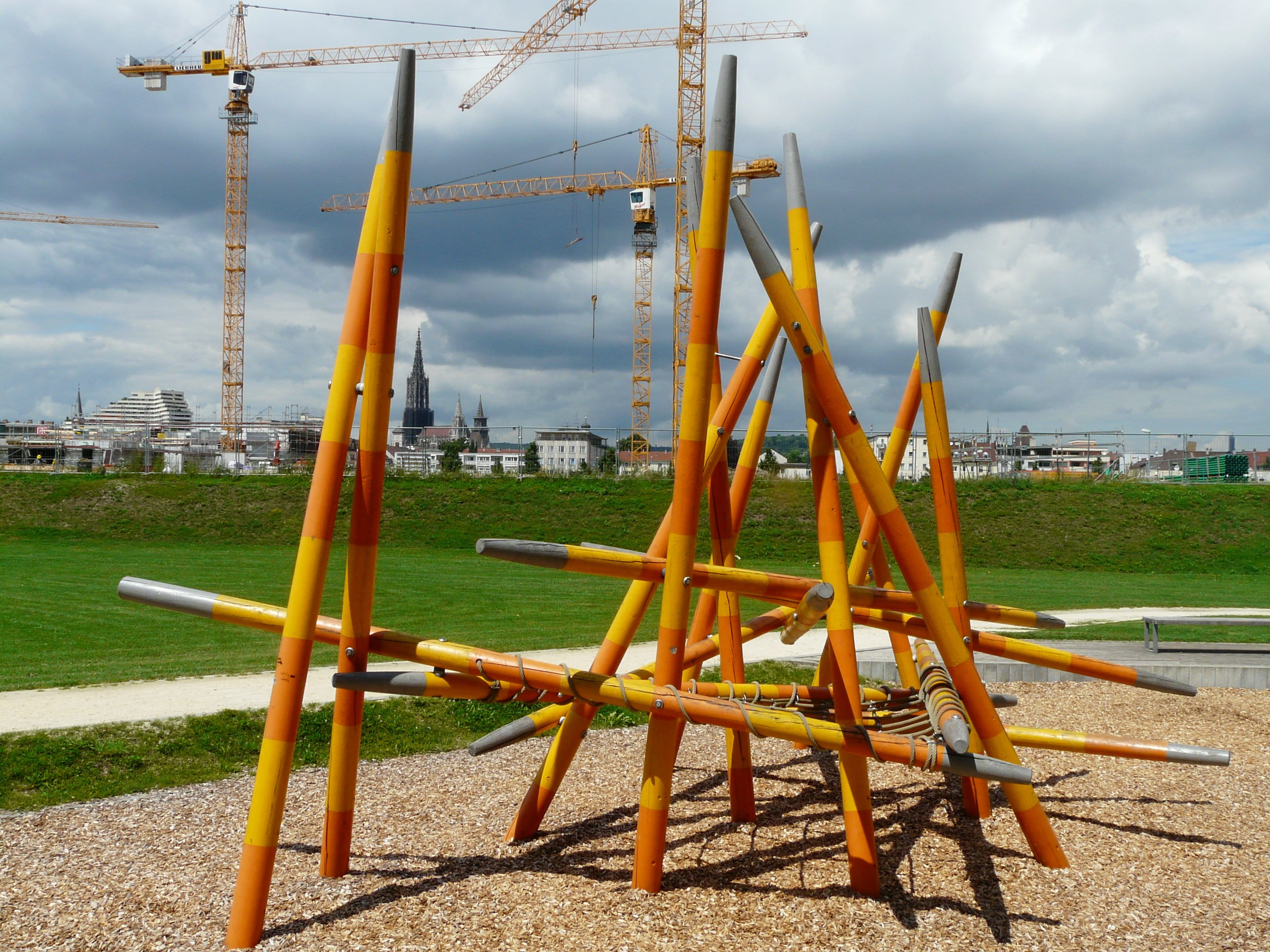 crane - construction machinery, city, land, construction work, iron, klettergerüst, Playground, metal, Play, built structure, 2K, no people, baukran, building exterior, HD Wallpaper