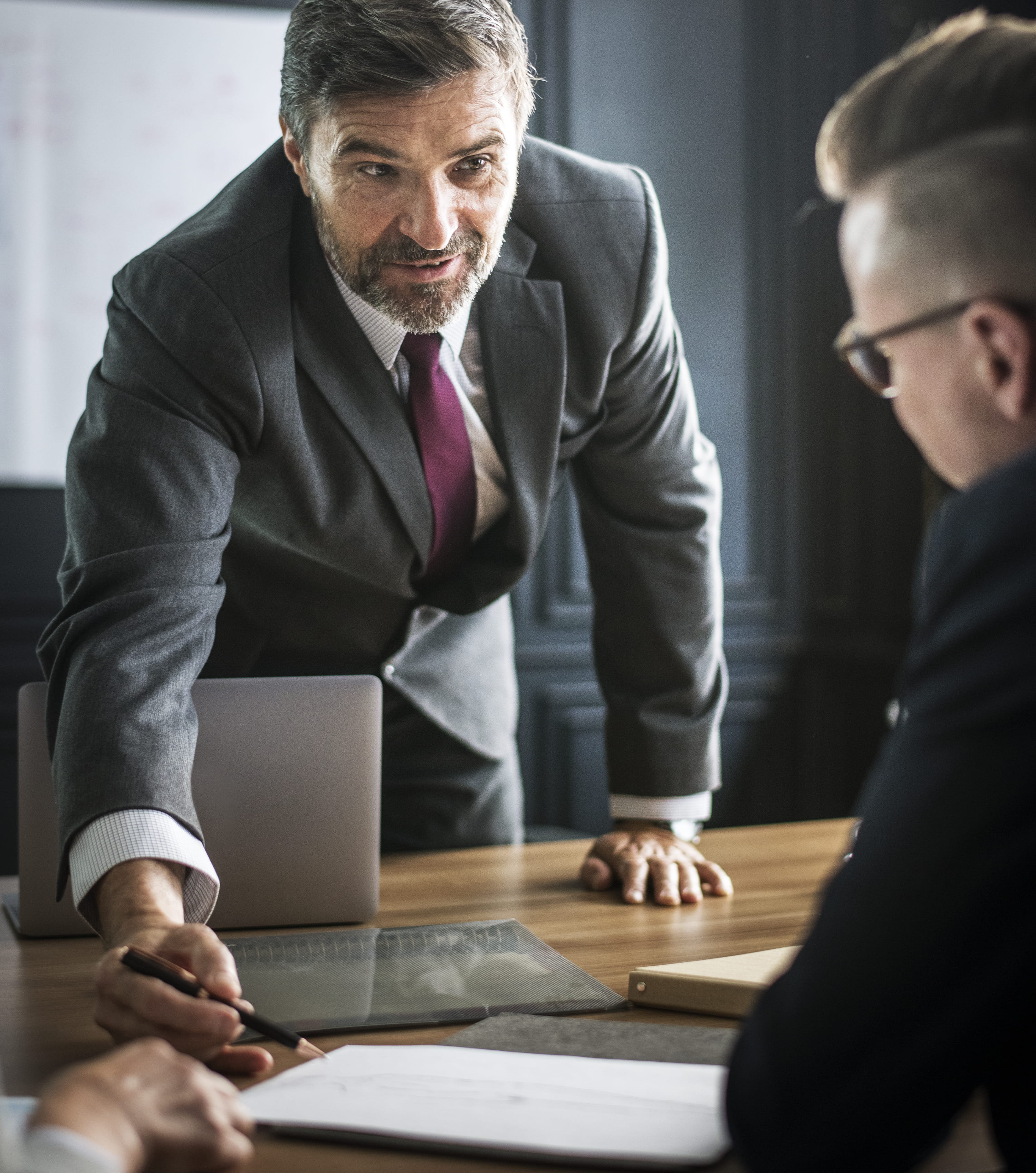 room, concentrated, man, working, discussion, mature adult, business people, men, two people, outfit, table, wear, people, 2K, black, office, males, businessman, Phone HD Wallpaper