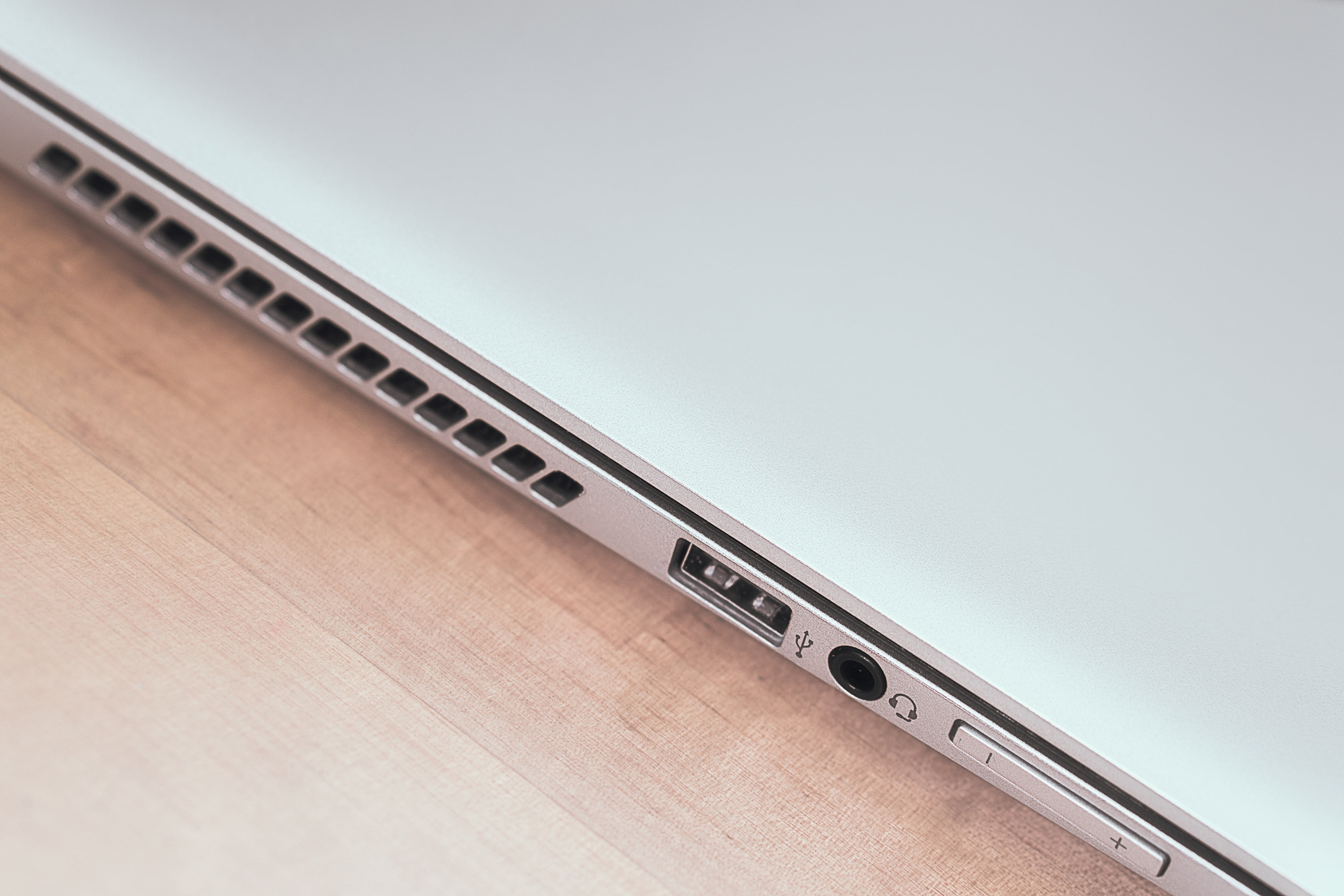 fan, high angle view, lifestyles, clean, gadget, work, notebook, headphone, digital, output, no people, air, close-up, volume, indoors, hp, studio shot, HD Wallpaper