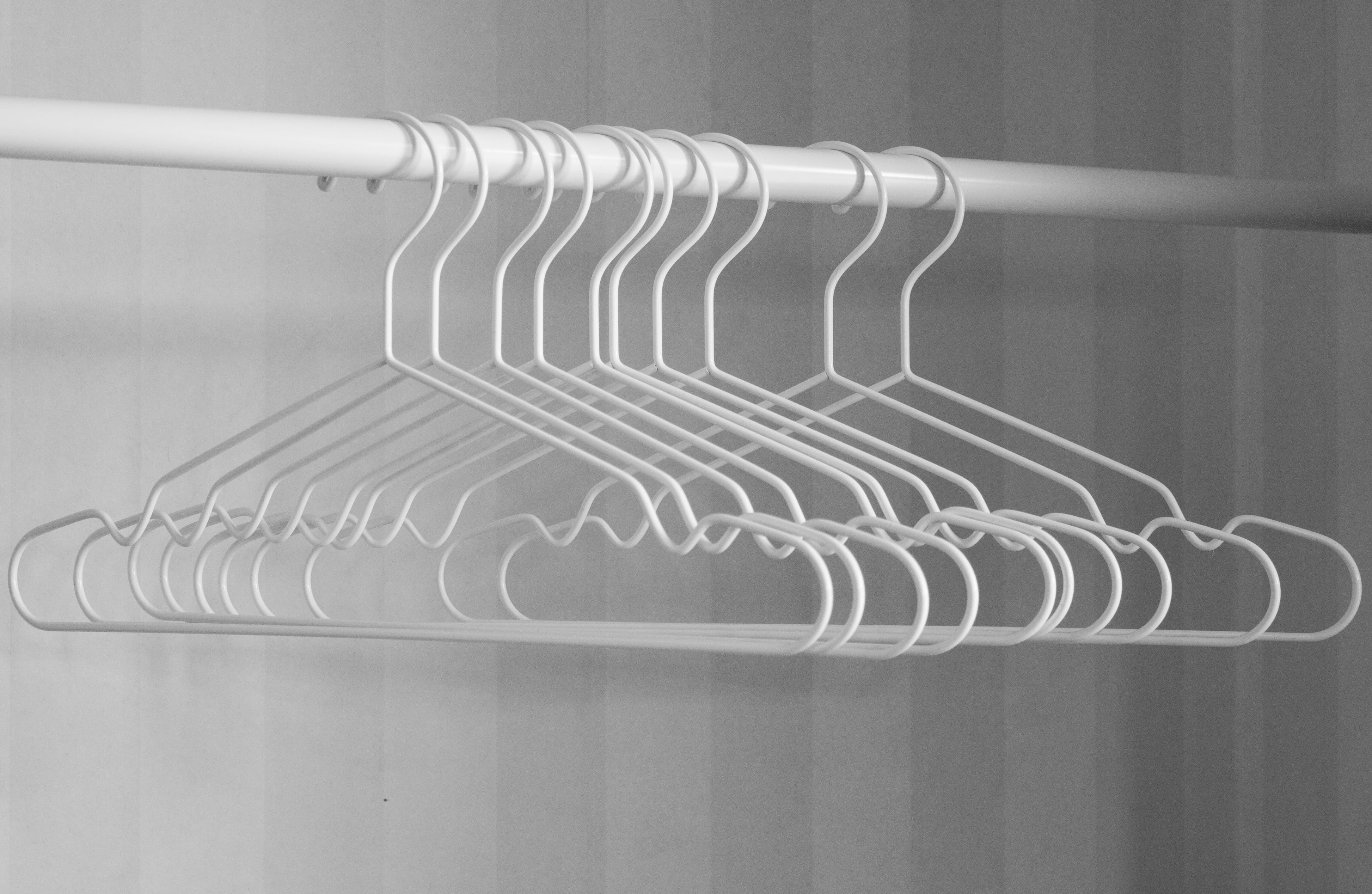 closet, group of objects, empty, hanger, 4K, wall - building feature, side by side, wood - material, hanging, organise, focus on foreground, indoors, striped, HD Wallpaper