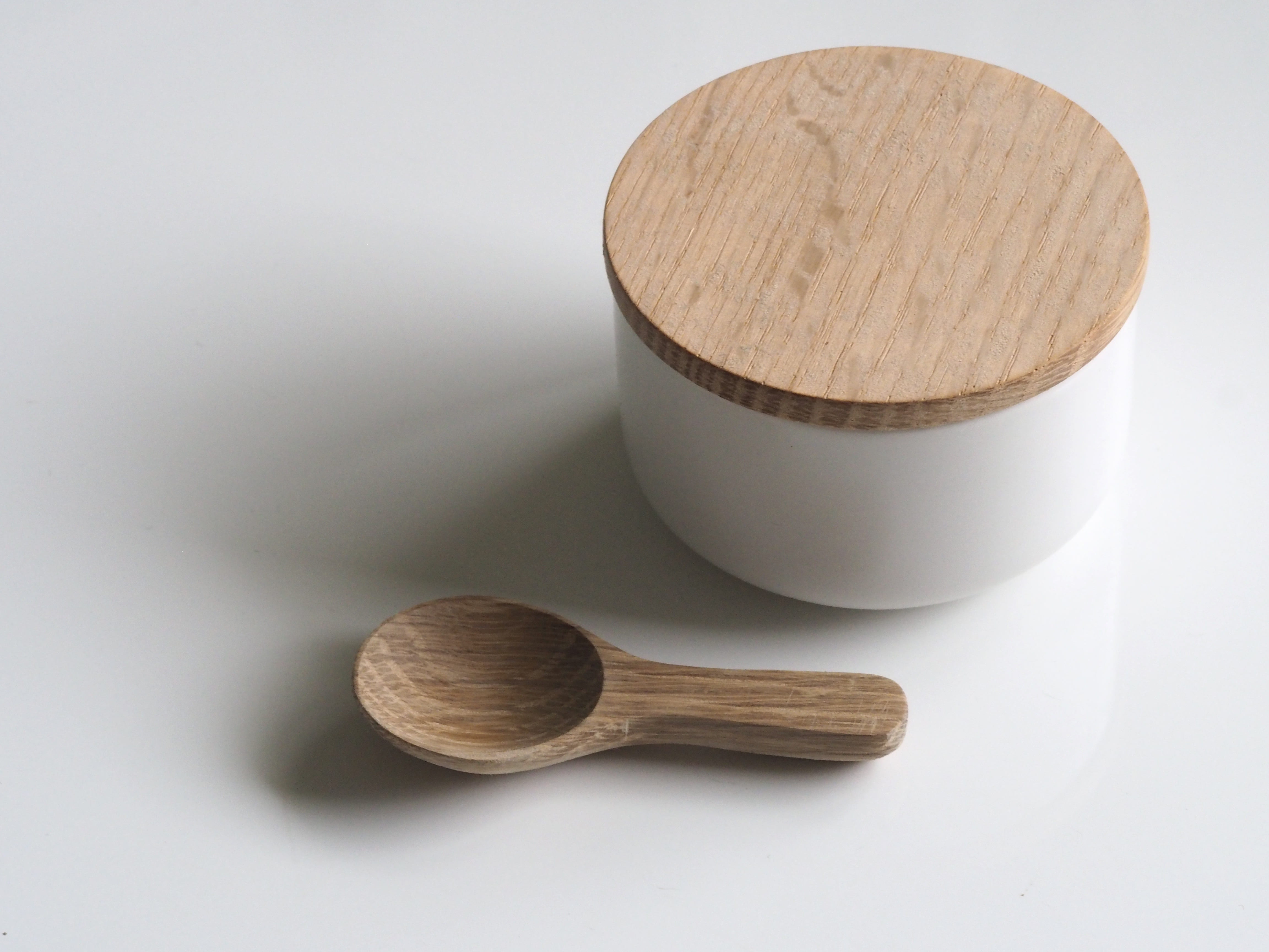 cooking, organise, organic, wood - material, kitchen utensil, brown, minimal, spoon, white, studio shot, natural, kitchen, food and drink, bowl, nutrition, HD Wallpaper