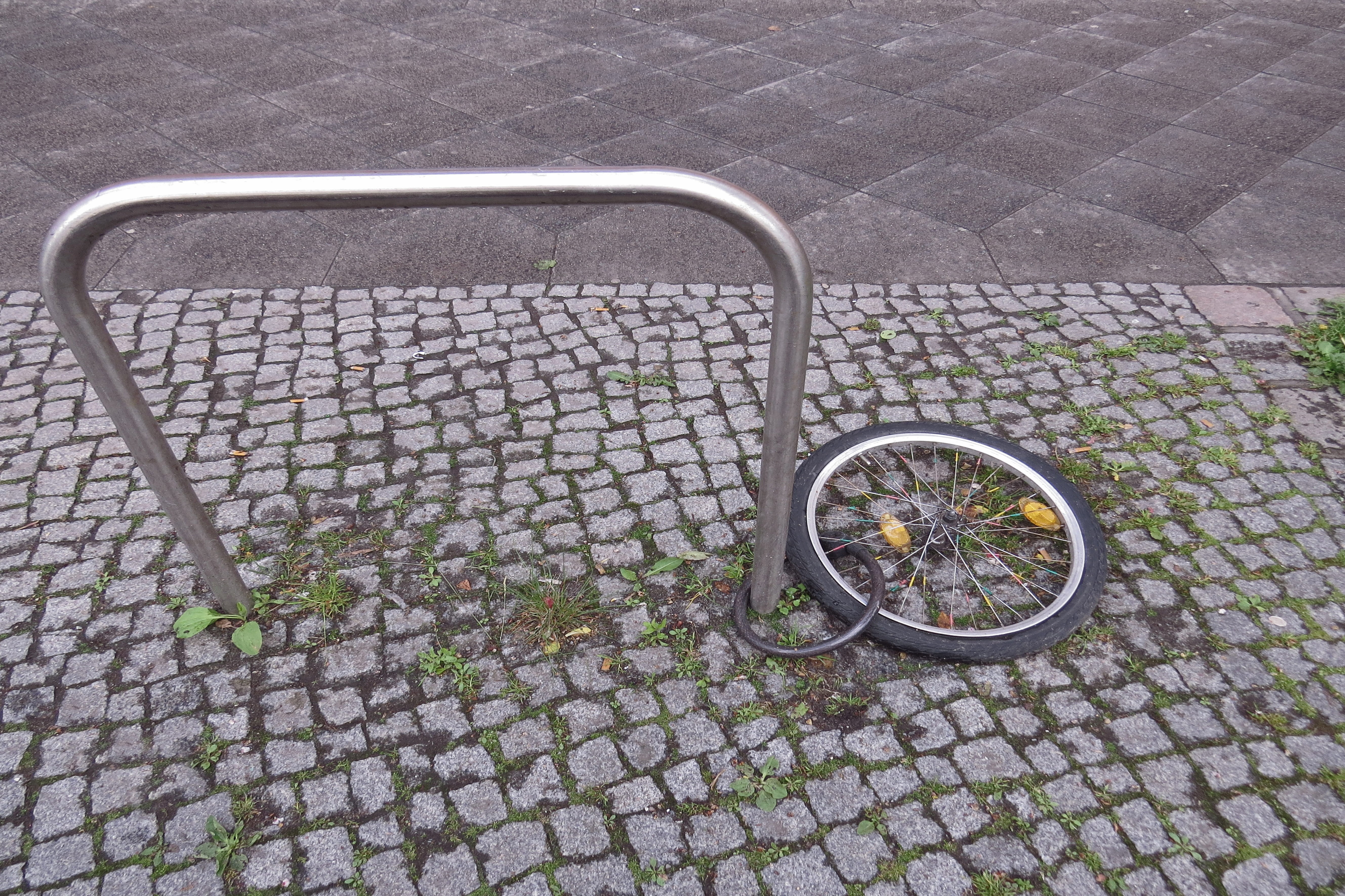 transportation, nature, land vehicle, pattern, supermarket, Means Of Transport, no people, bike, cycle, footpath, high angle view, design, paving stone, HD Wallpaper