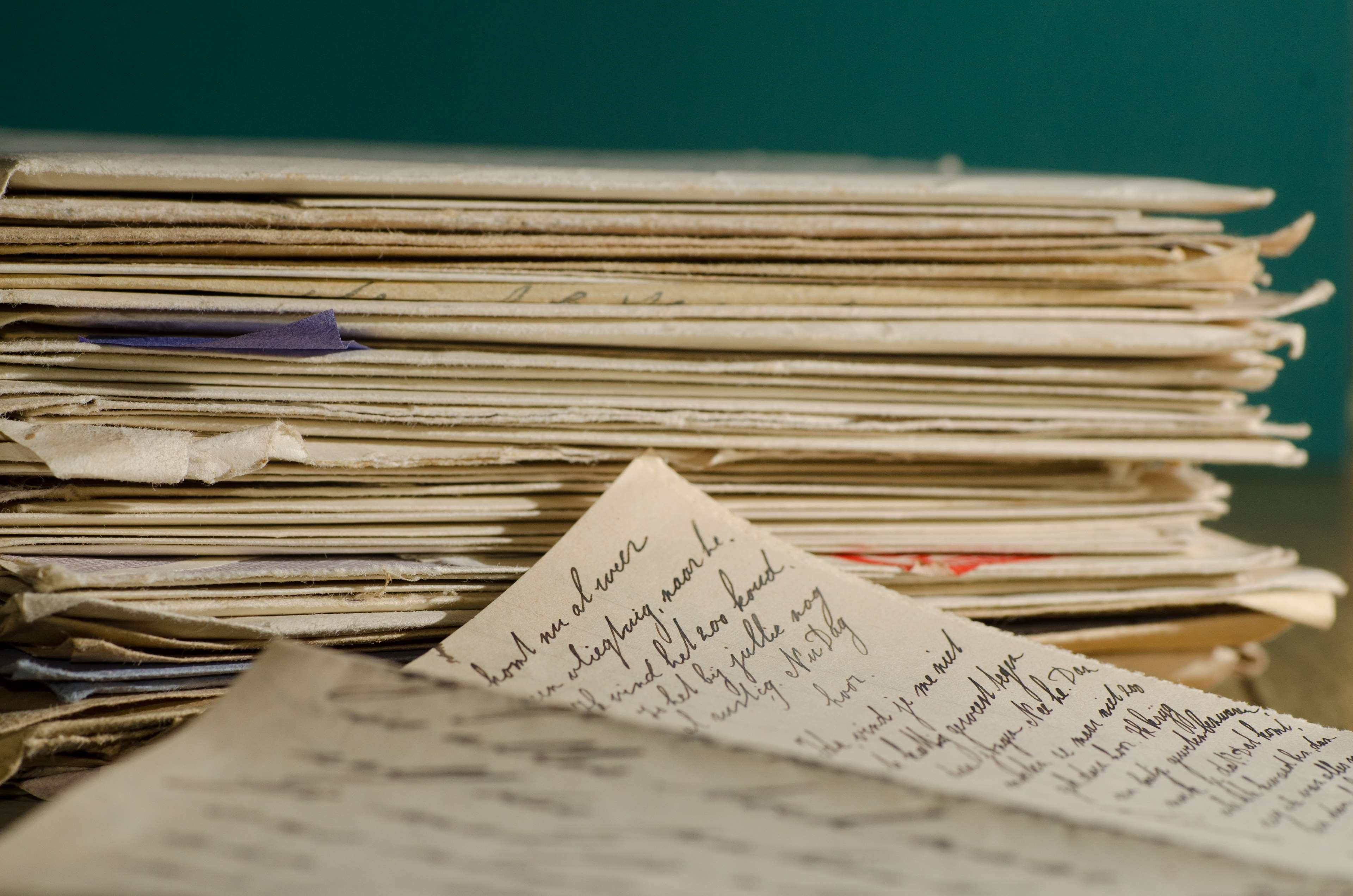 letter, the past, close-up, history, stack, worksheets, old, handwriting, written, handwritten, paperwork, text, folders, selective focus, 4K, calligraphy, HD Wallpaper